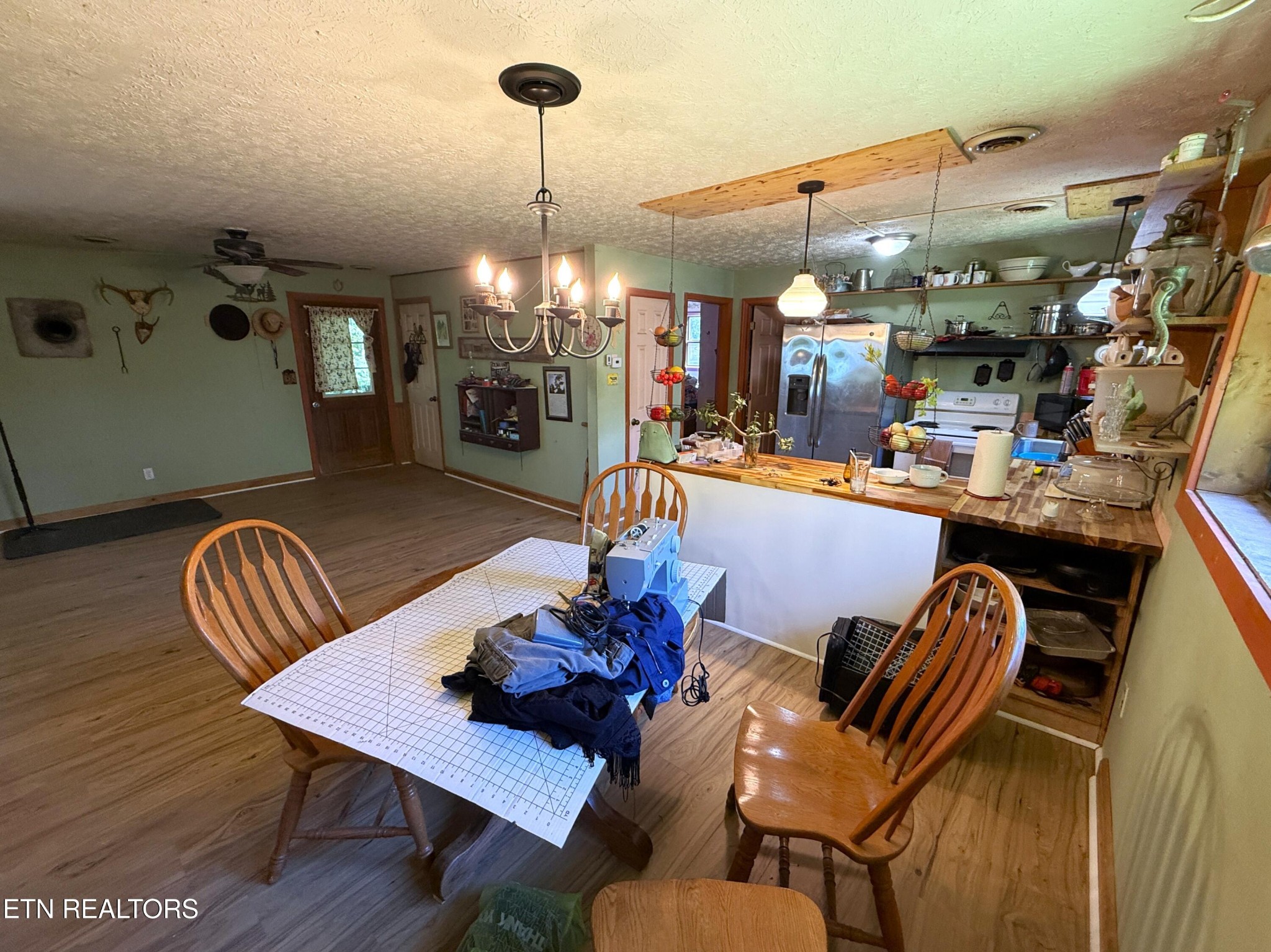 1040 Sturmhaben Way Property Photo 11