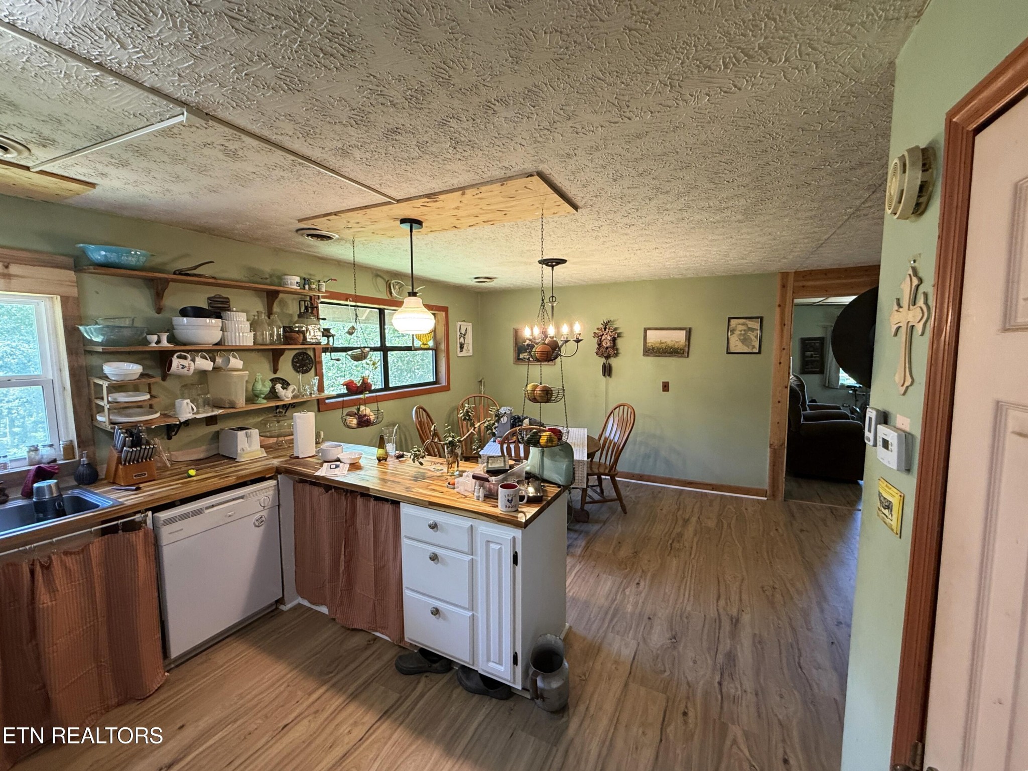 1040 Sturmhaben Way Property Photo 13