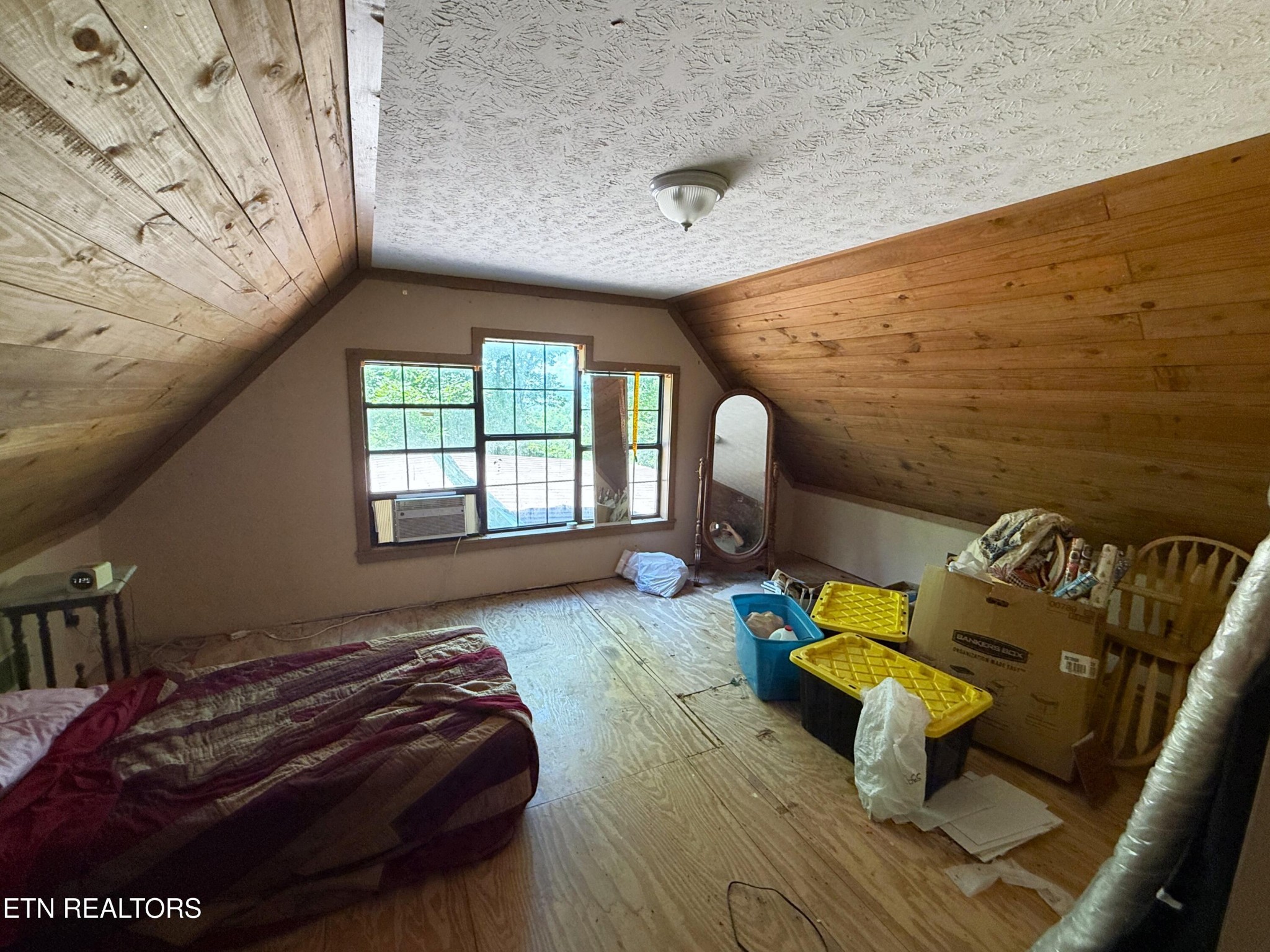 1040 Sturmhaben Way Property Photo 23