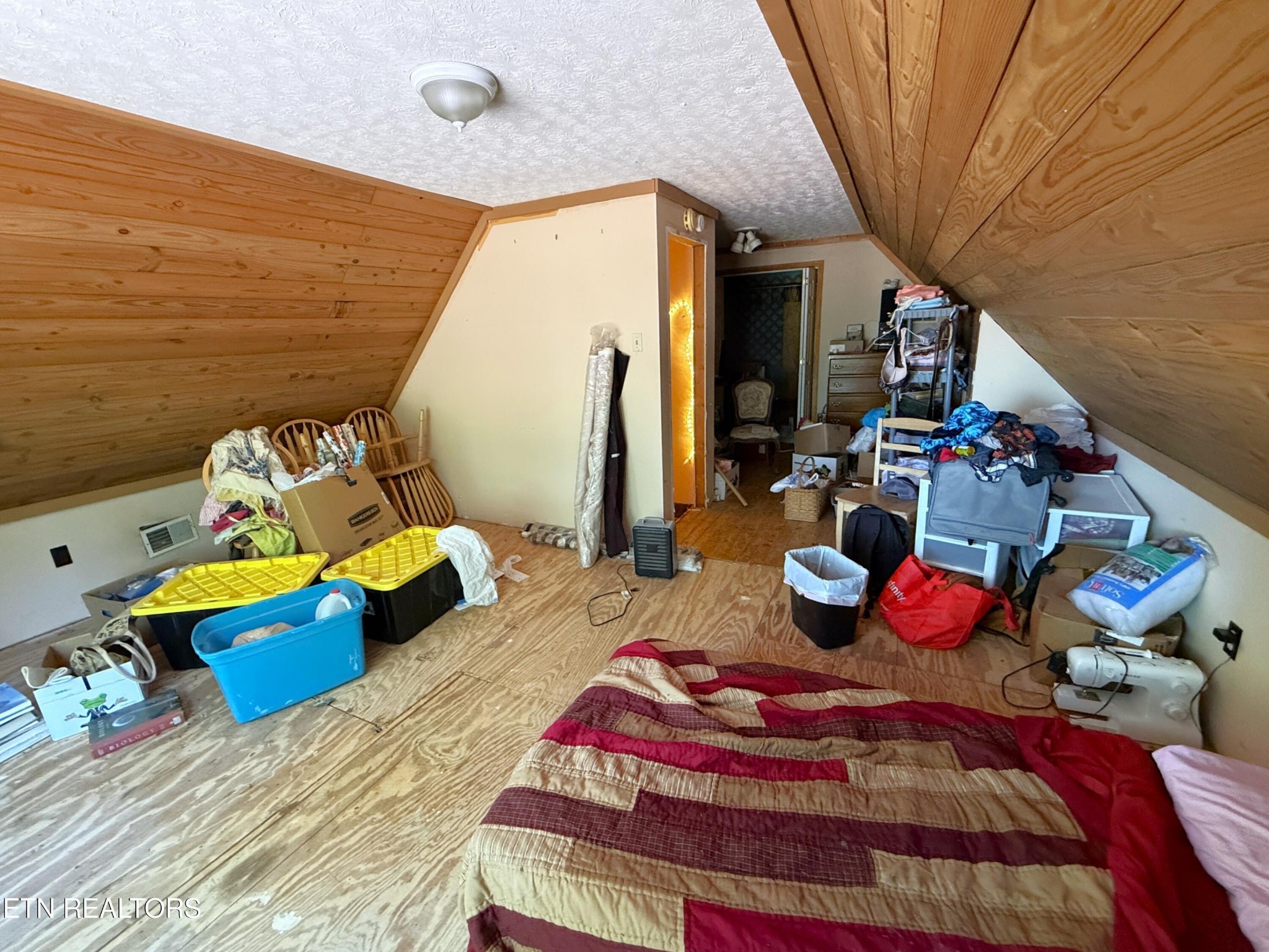 1040 Sturmhaben Way Property Photo 25