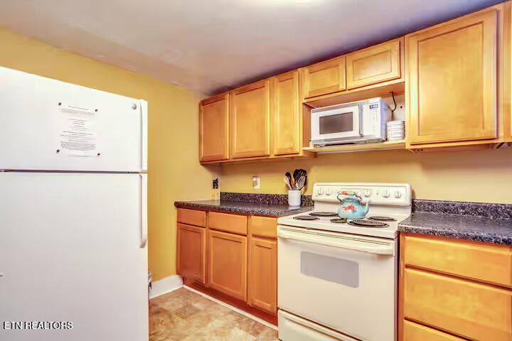 4421 Ellen St Property Photo 6