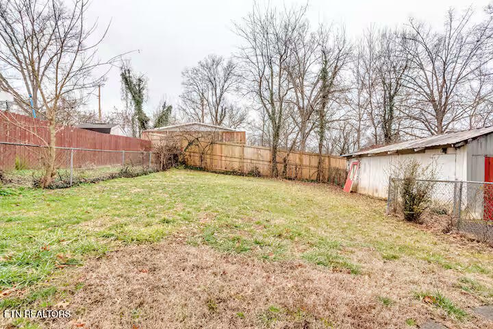 4421 Ellen St Property Photo 13