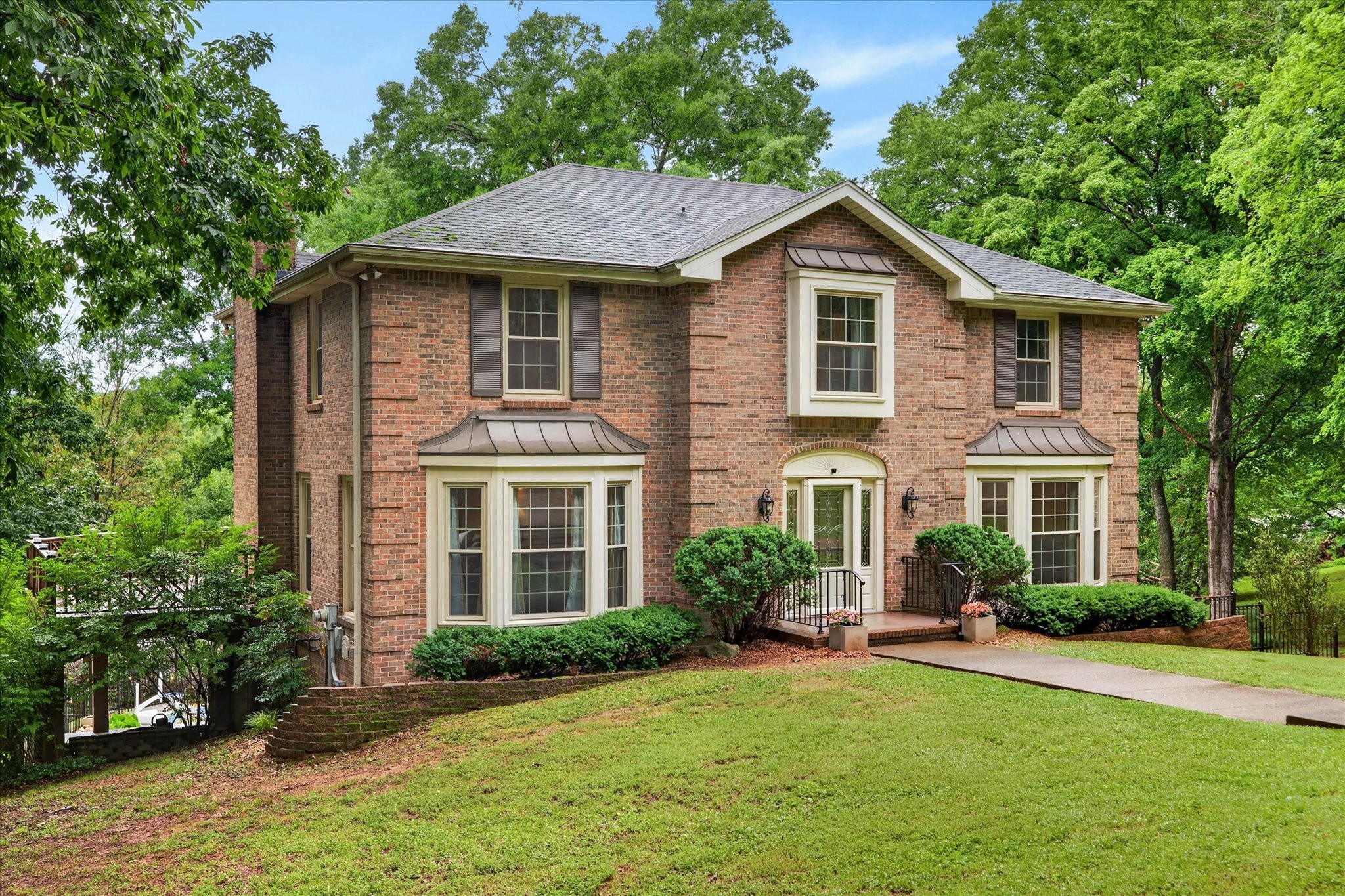 1610 Deerfield Dr Property Photo 3