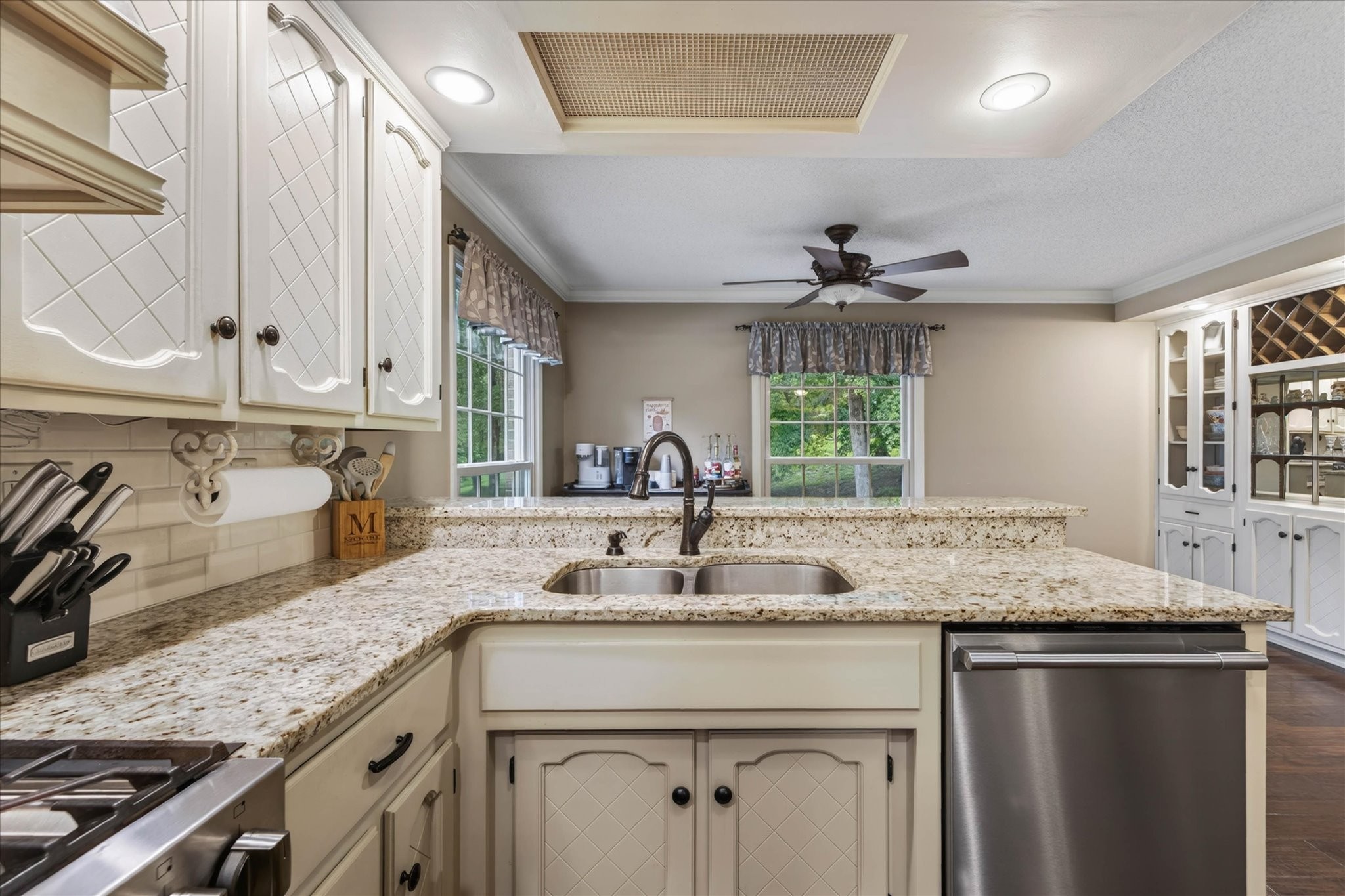 1610 Deerfield Dr Property Photo 16