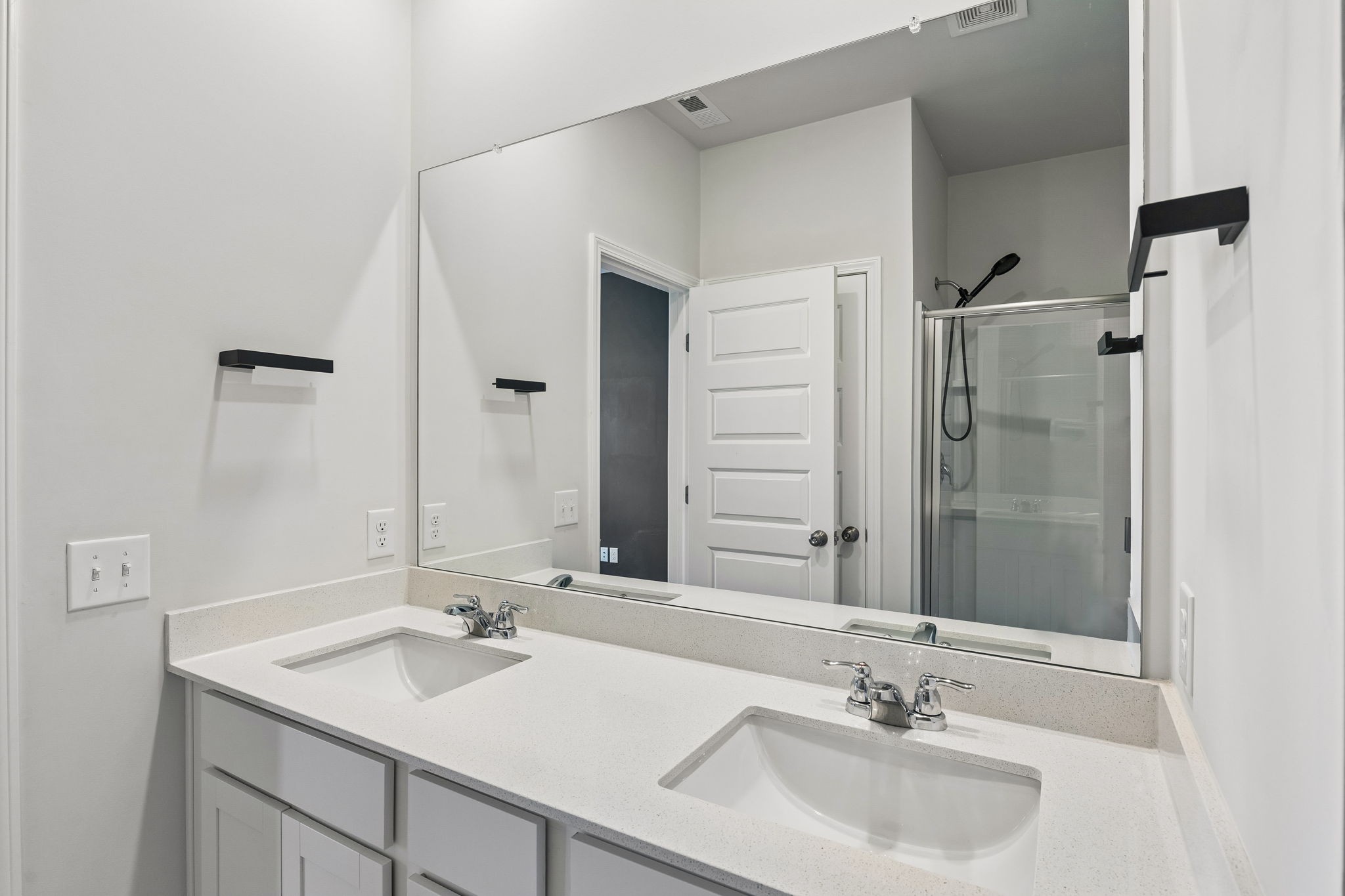 566 Trinity Way Property Photo 17