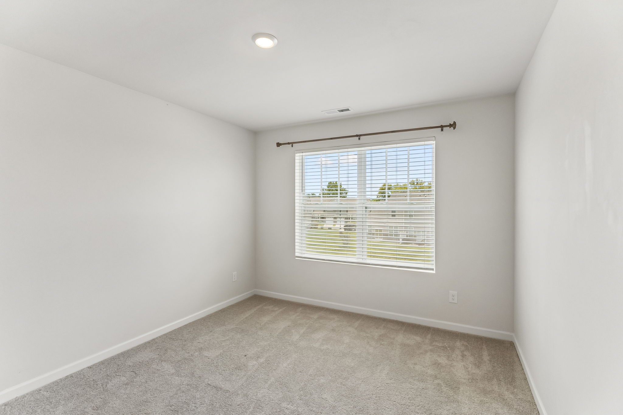 566 Trinity Way Property Photo 28