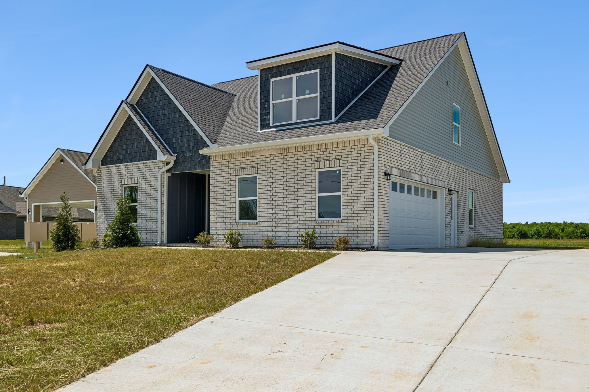 2216 Pickwick Place Property Photo 5