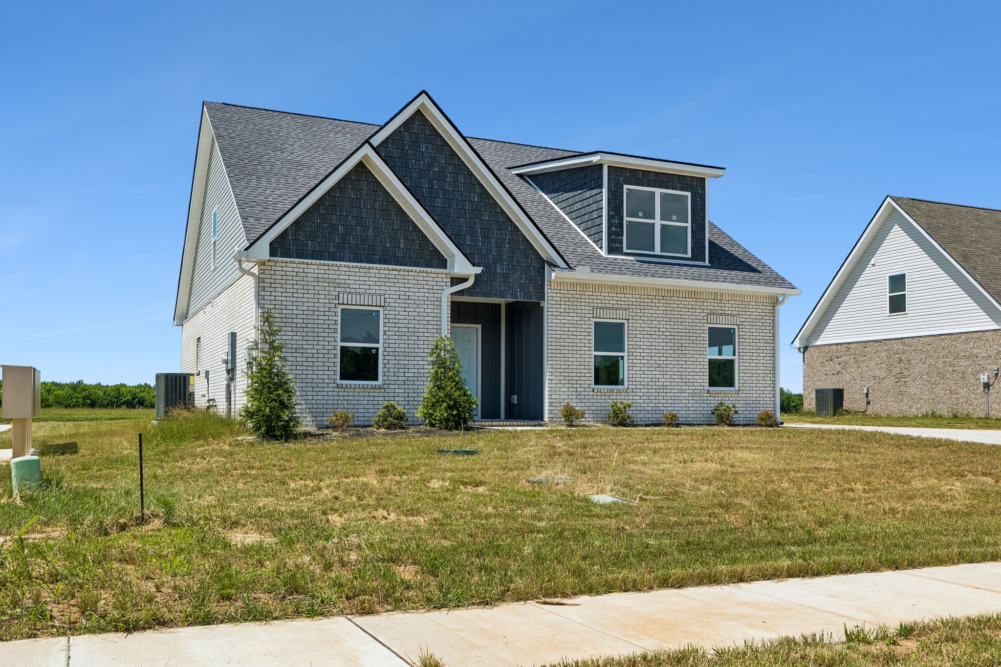 2216 Pickwick Place Property Photo 6