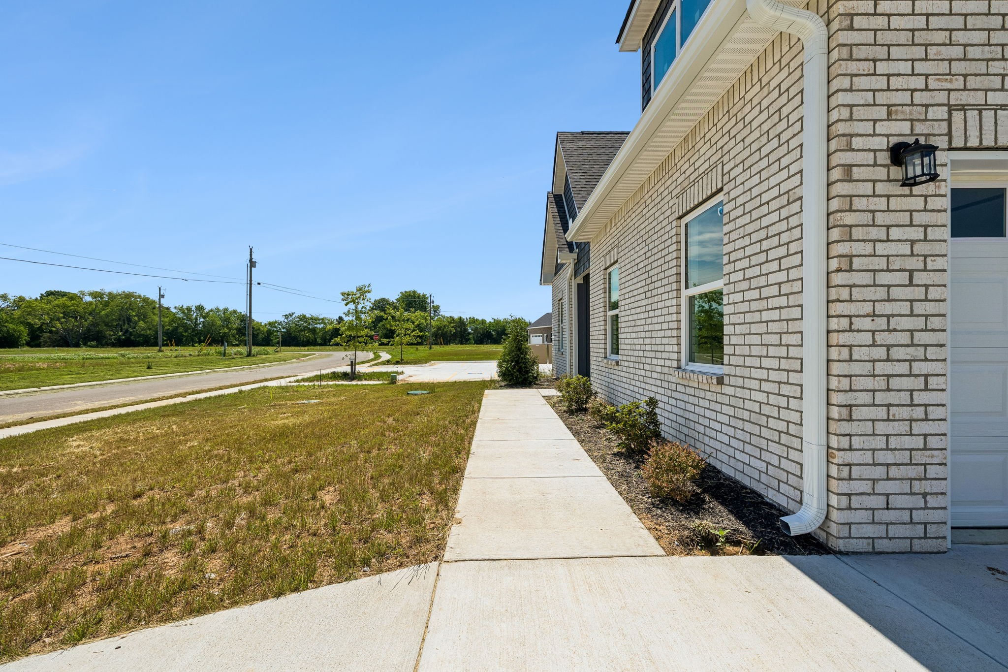 2216 Pickwick Place Property Photo 8