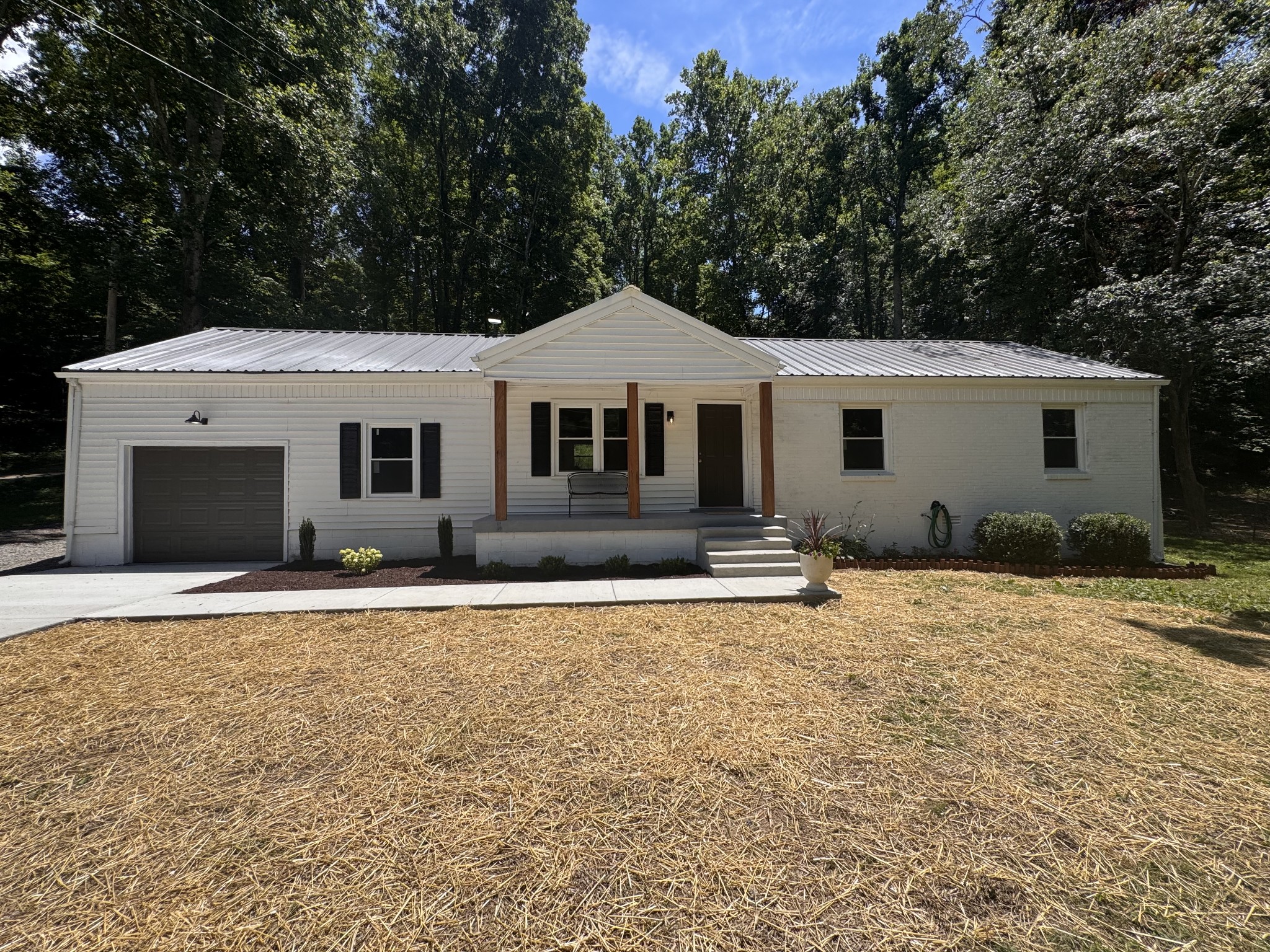 7880 Johnny Crow Rd Property Photo 1