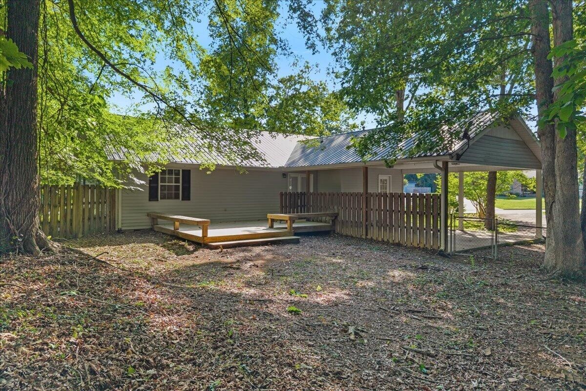 2613 Kenwood Drive Property Photo 2