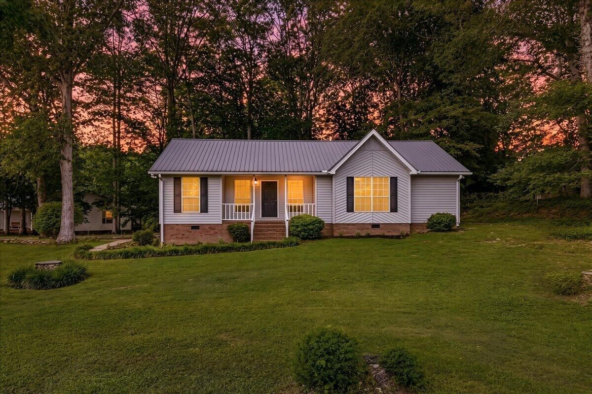 2613 Kenwood Drive Property Photo 3