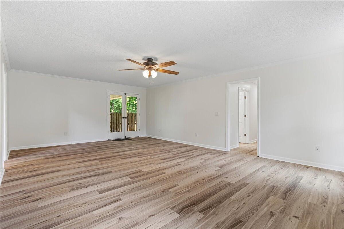2613 Kenwood Drive Property Photo 6