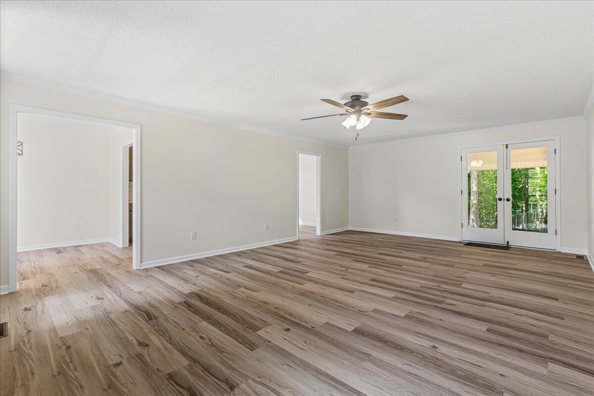 2613 Kenwood Drive Property Photo 8