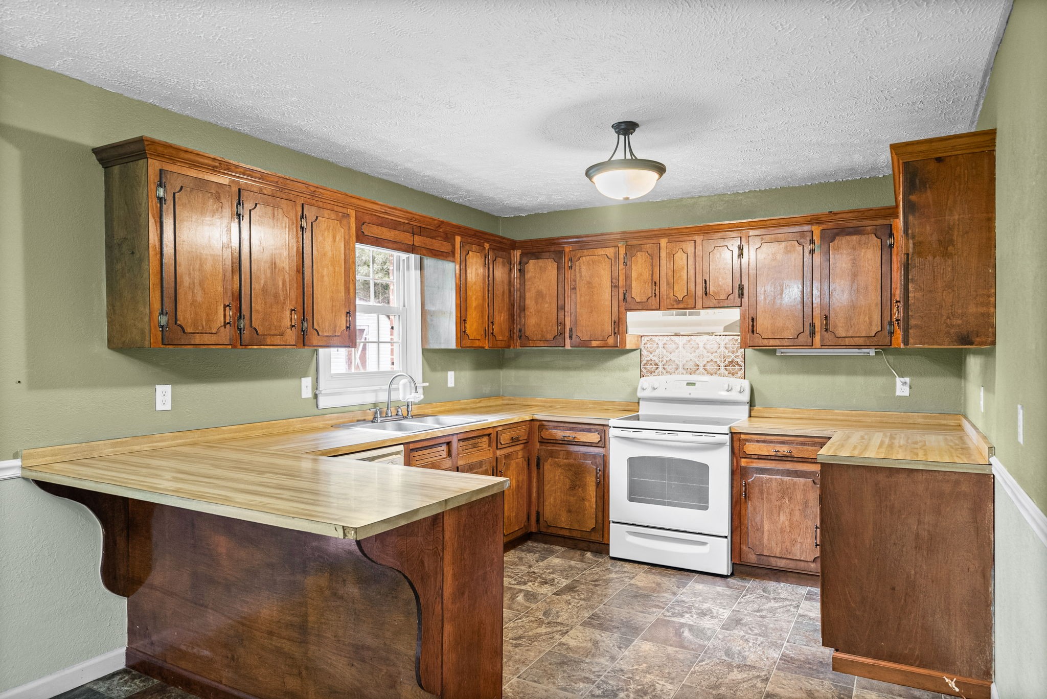 103 Hazelnut Ave Property Photo 12