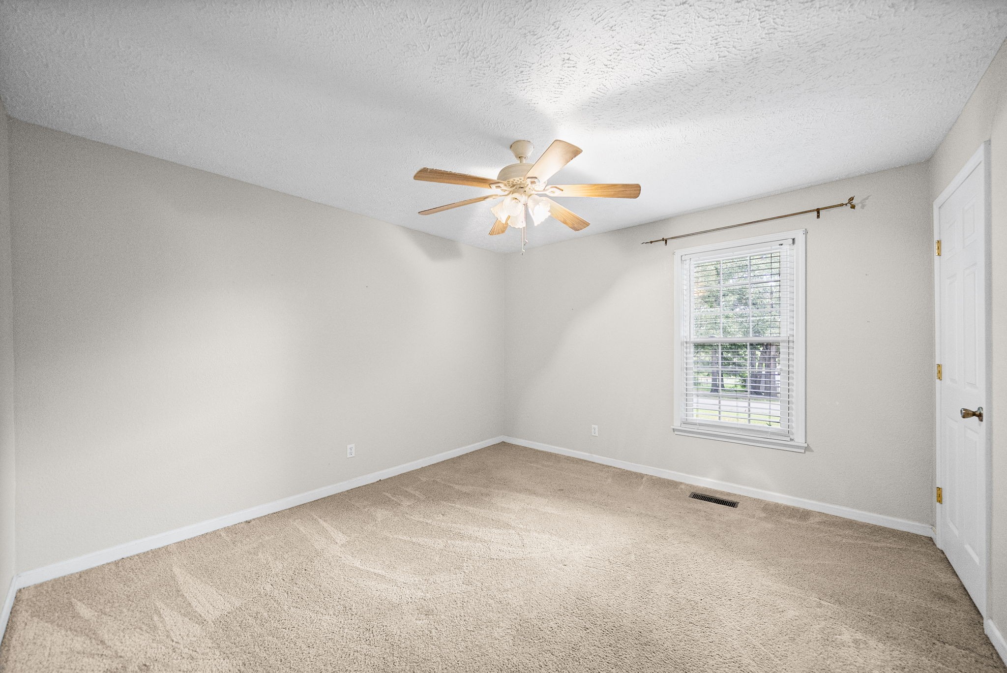 103 Hazelnut Ave Property Photo 15