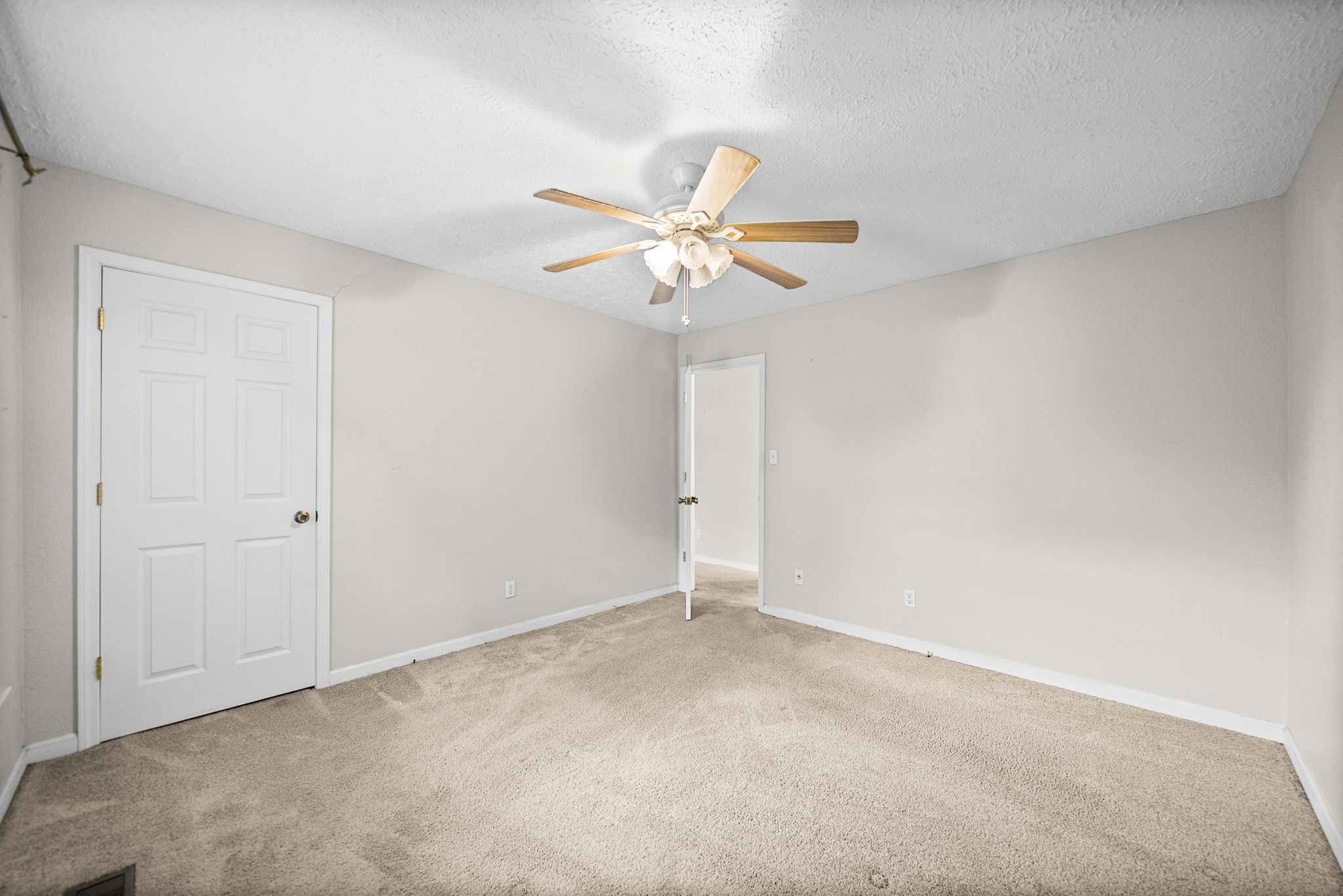 103 Hazelnut Ave Property Photo 16