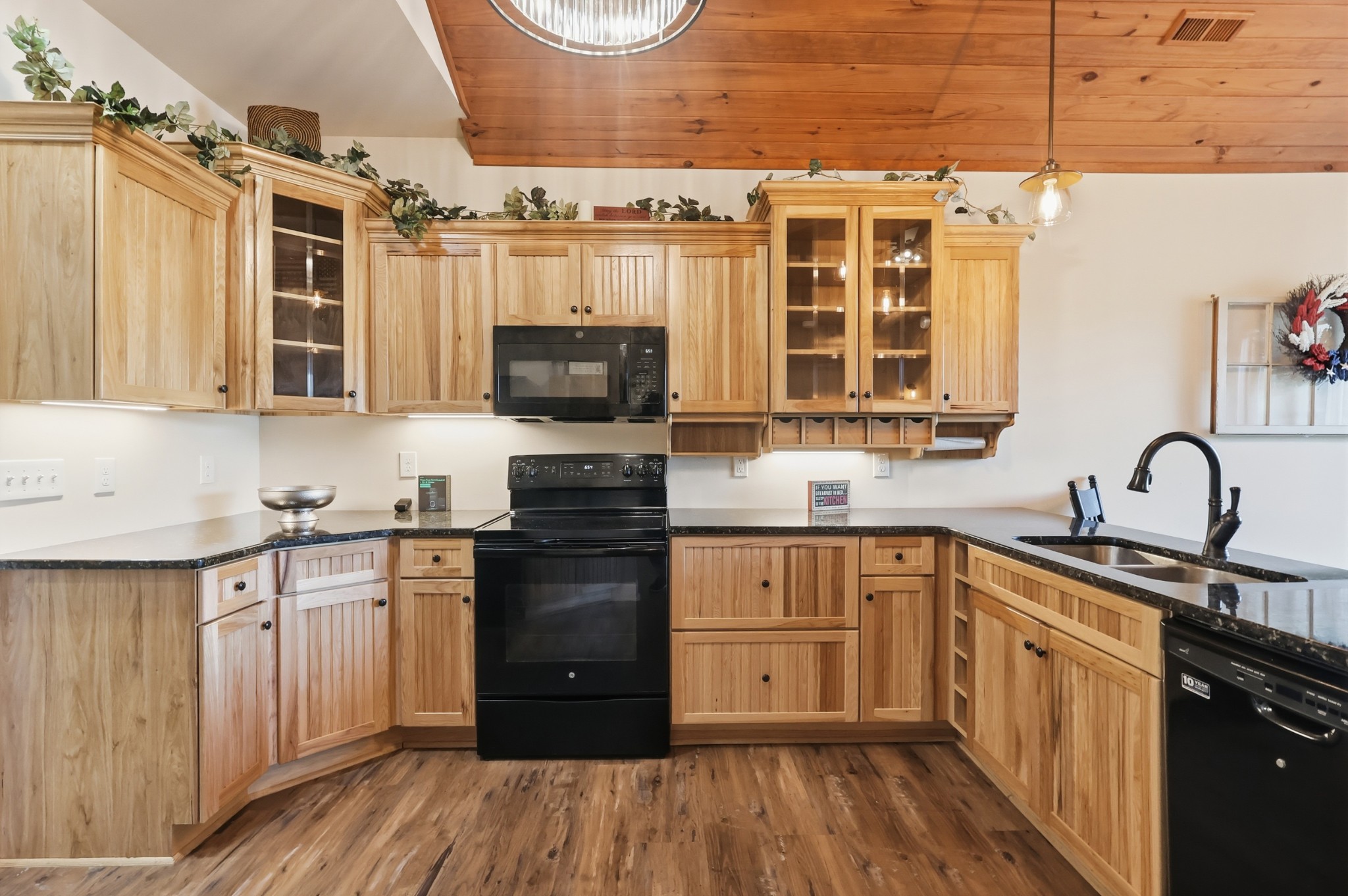 540 Clear Creek Cir Property Photo 14