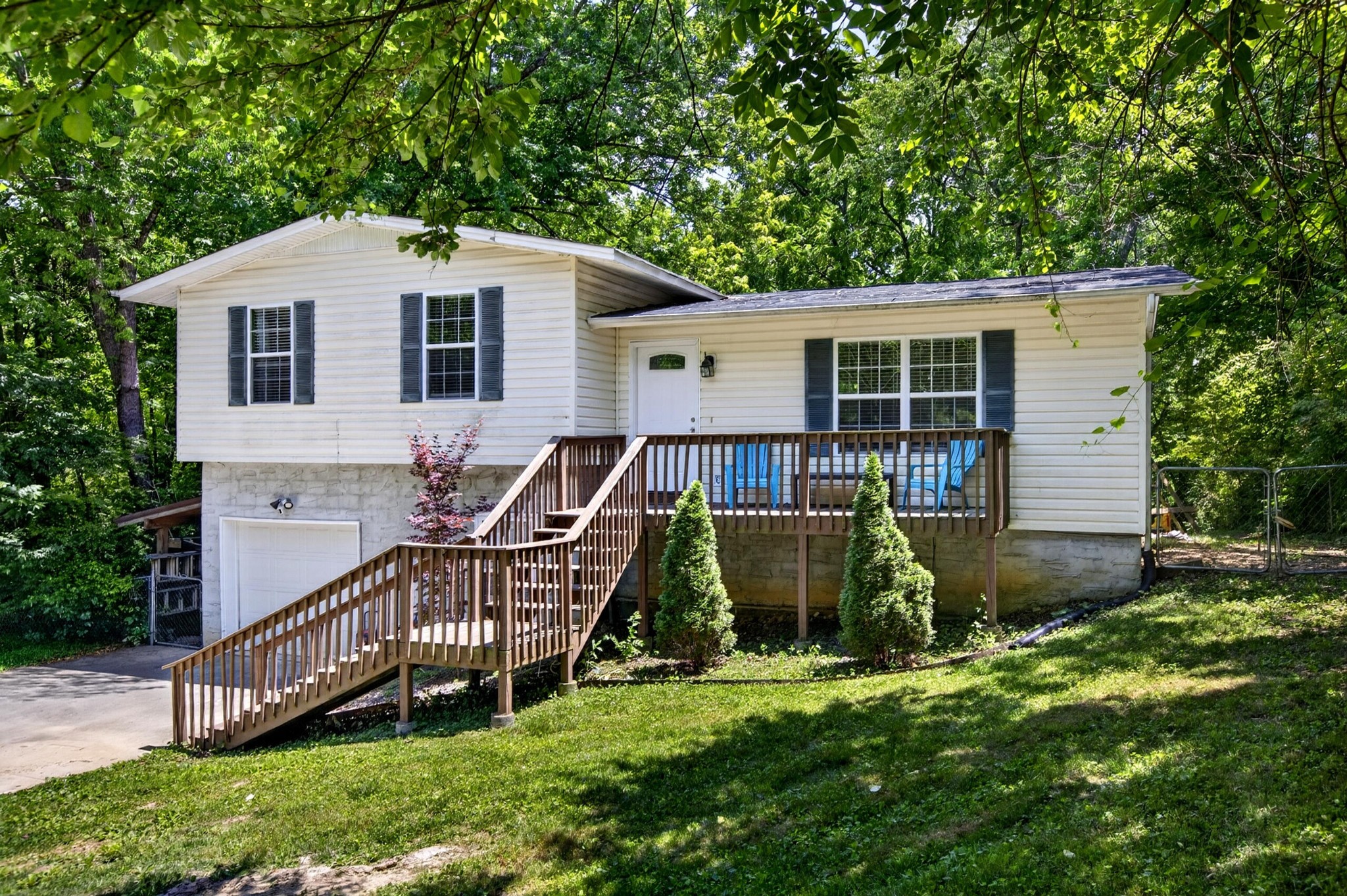 4404 Shelborne Drive Property Photo 1
