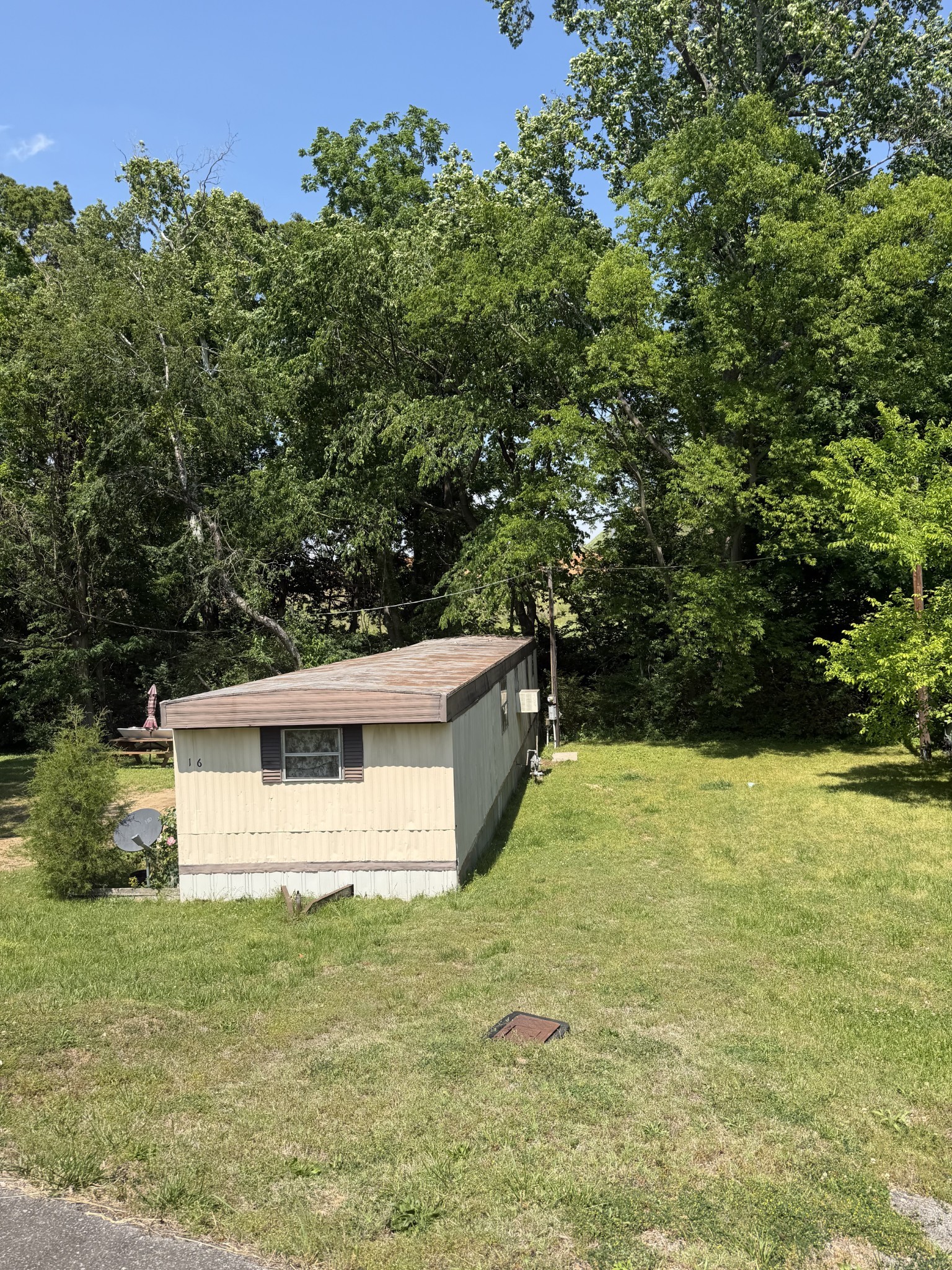 200 Dogwood Dr Property Photo 2