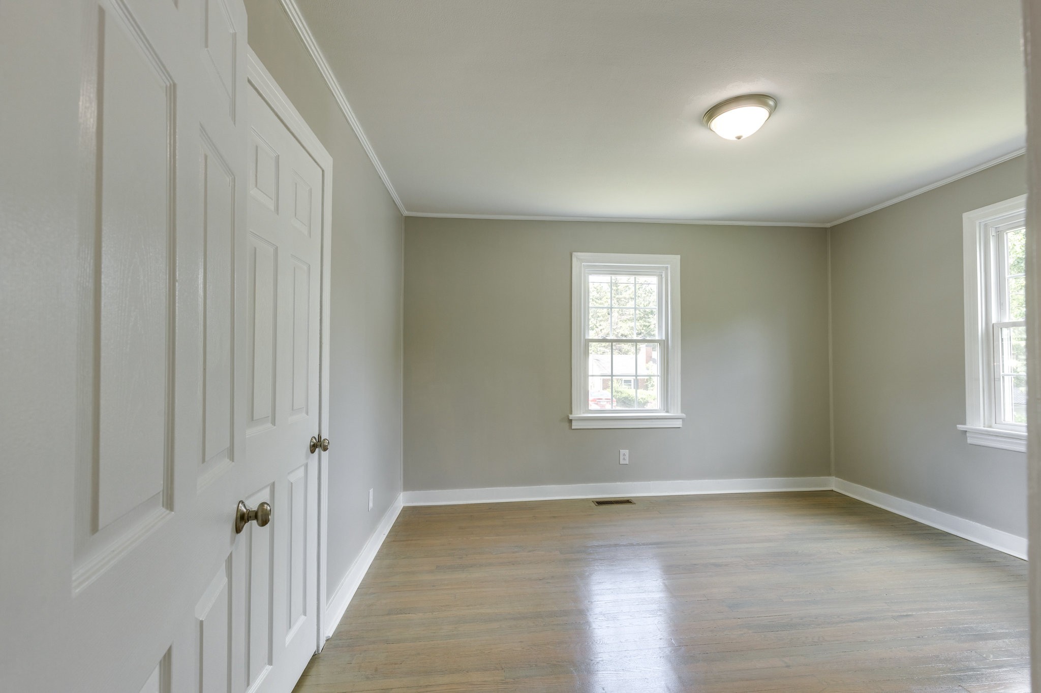 404 Green Acres Dr Property Photo 22