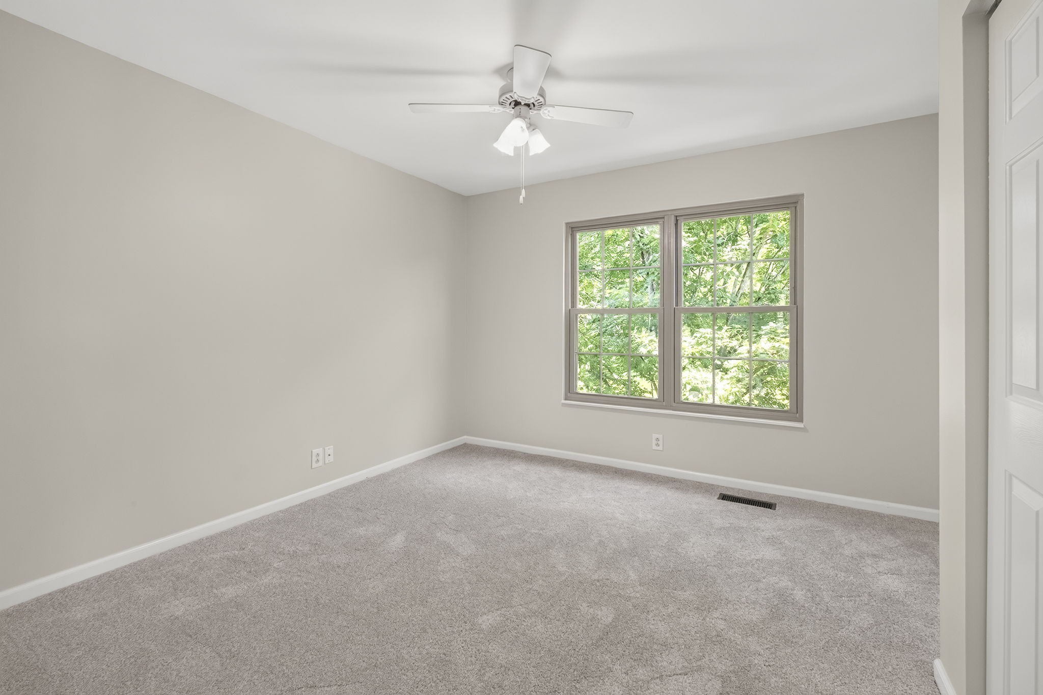 200 Bateman Ave Property Photo 28