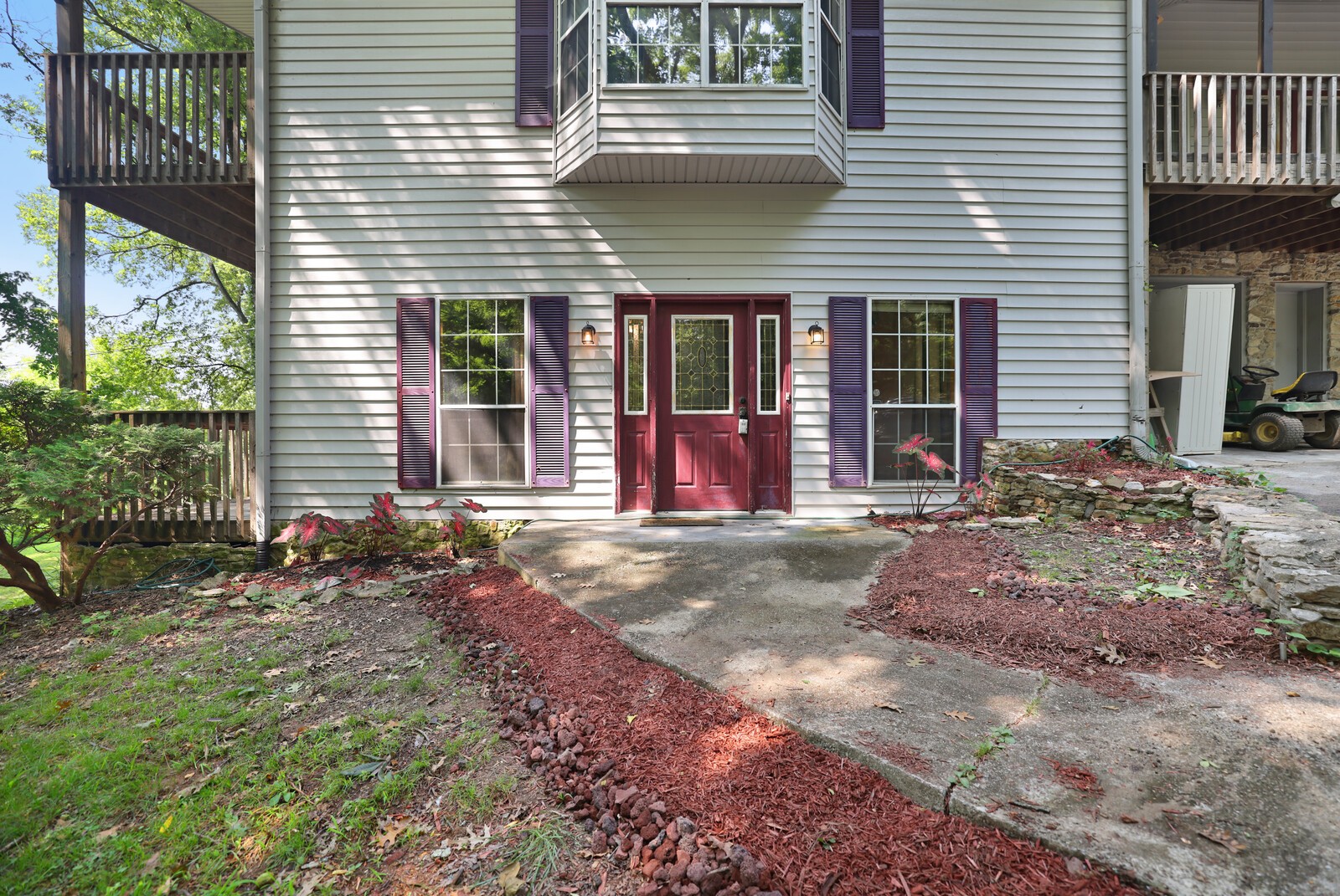 1153 Bear Creek Pike Property Photo 2