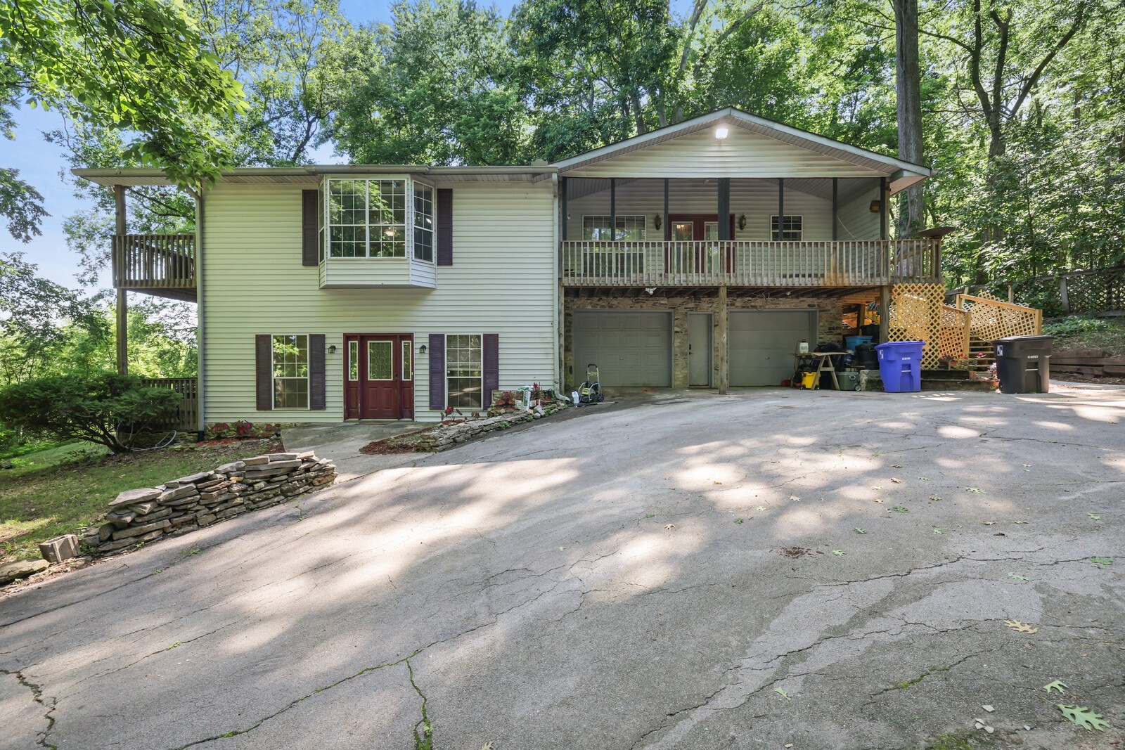 1153 Bear Creek Pike Property Photo 3