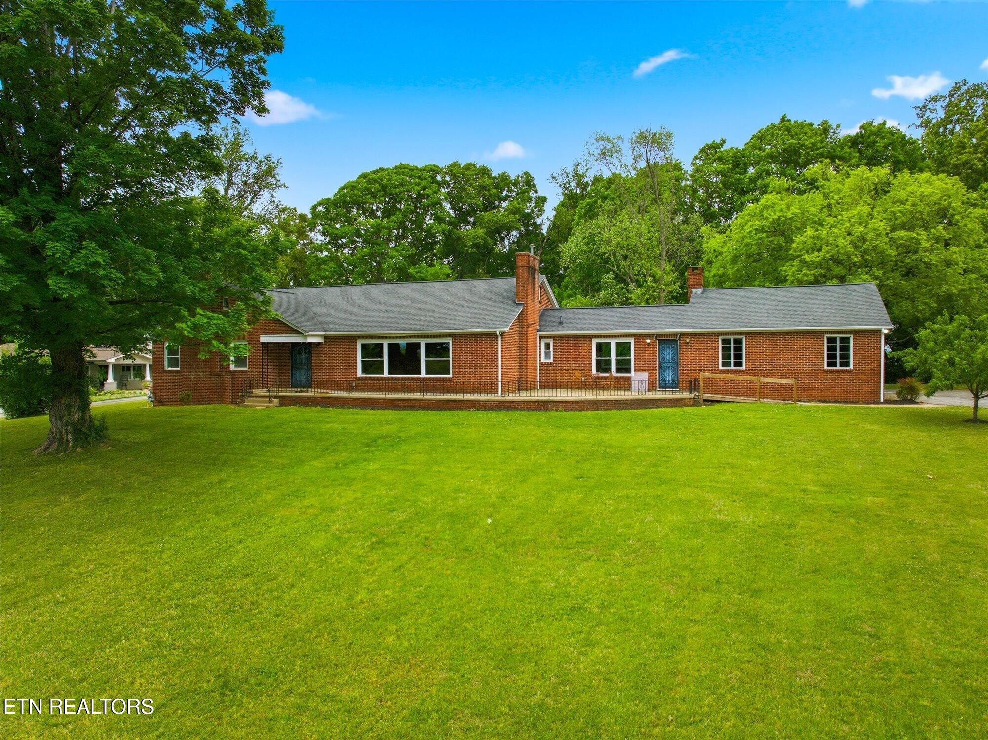 5215 E Sunset Rd Property Photo 5