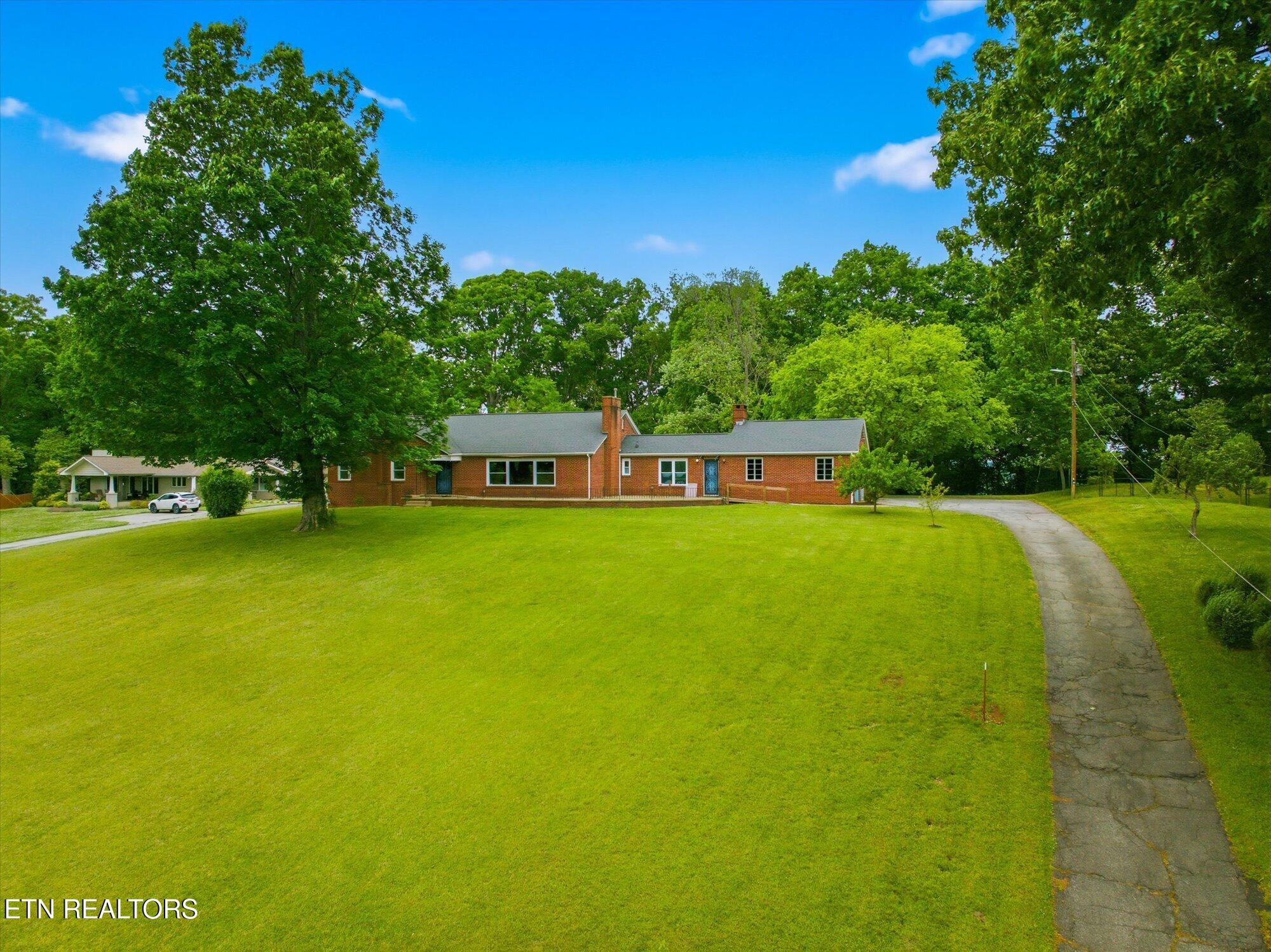 5215 E Sunset Rd Property Photo 9