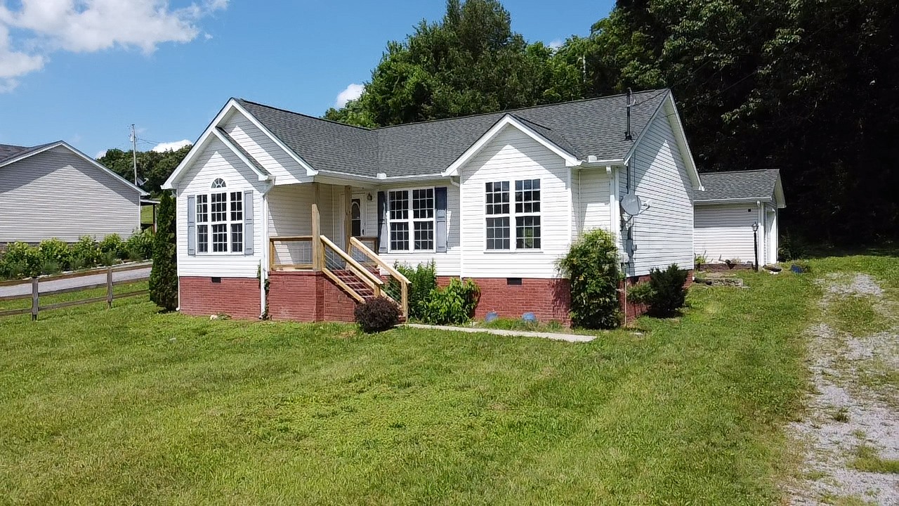 108 Sims Ave Property Photo 28