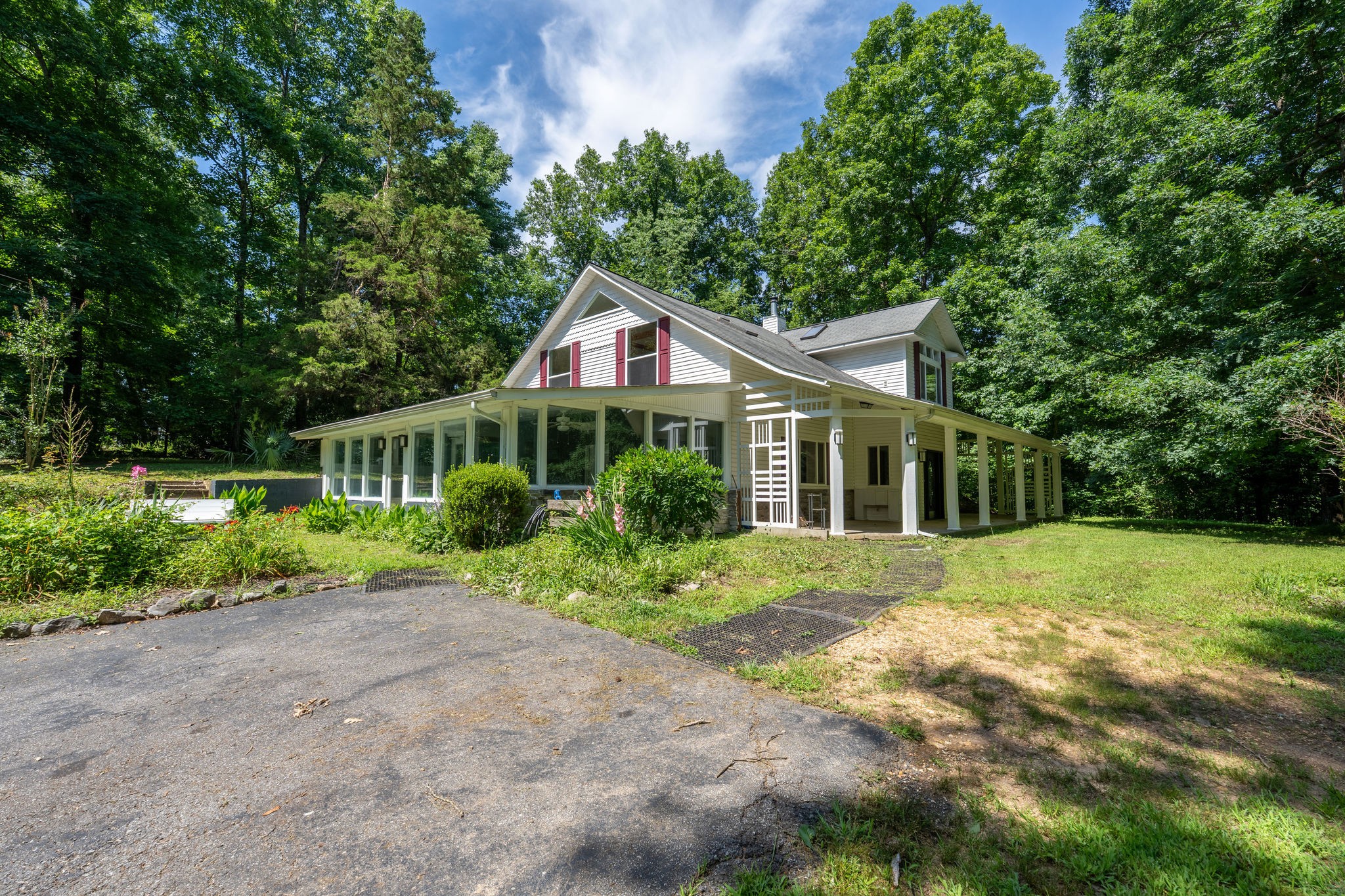 265 Roanoke Creek Rd Property Photo 1