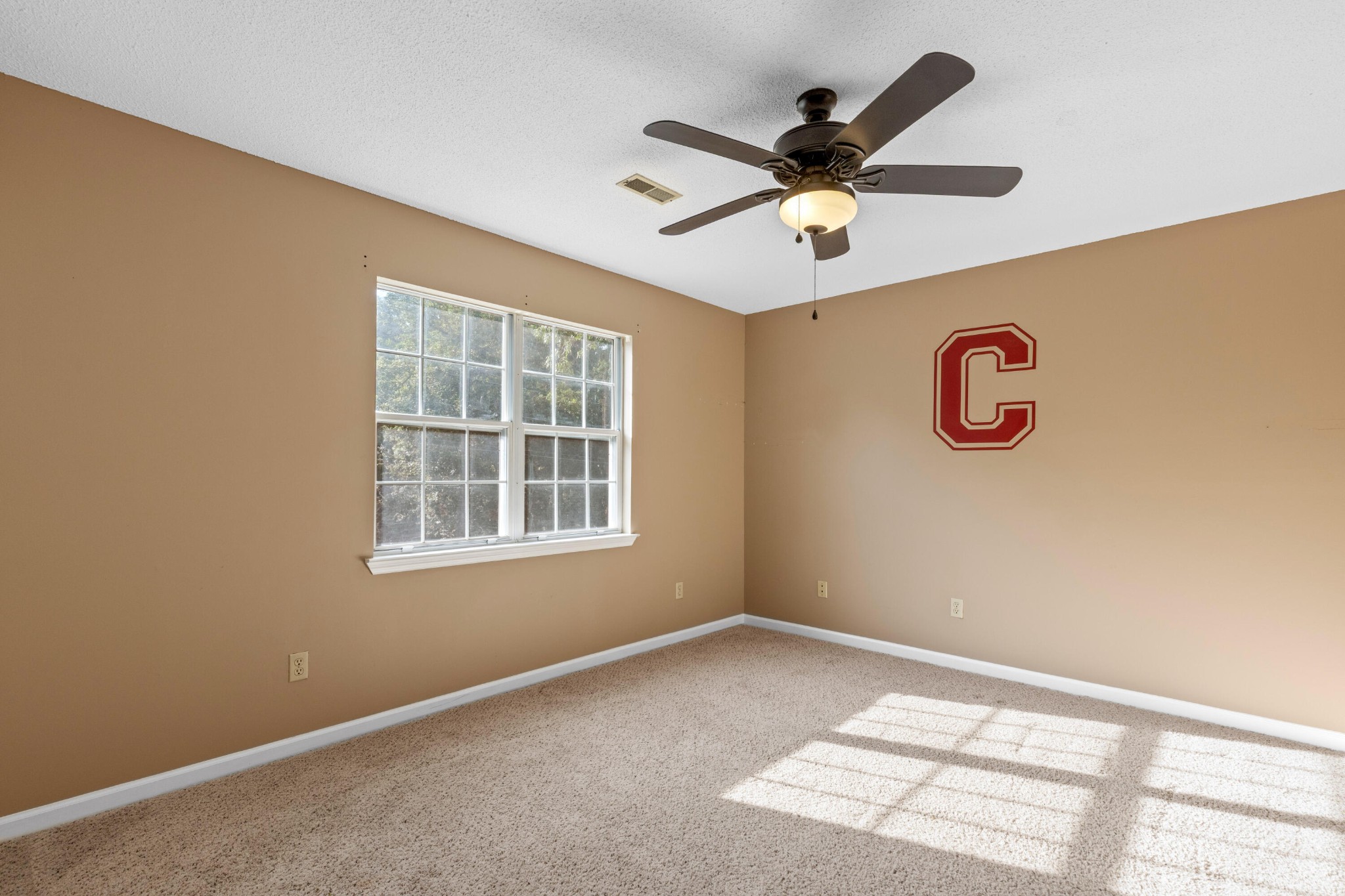 2414 W Wind Drive Property Photo 26
