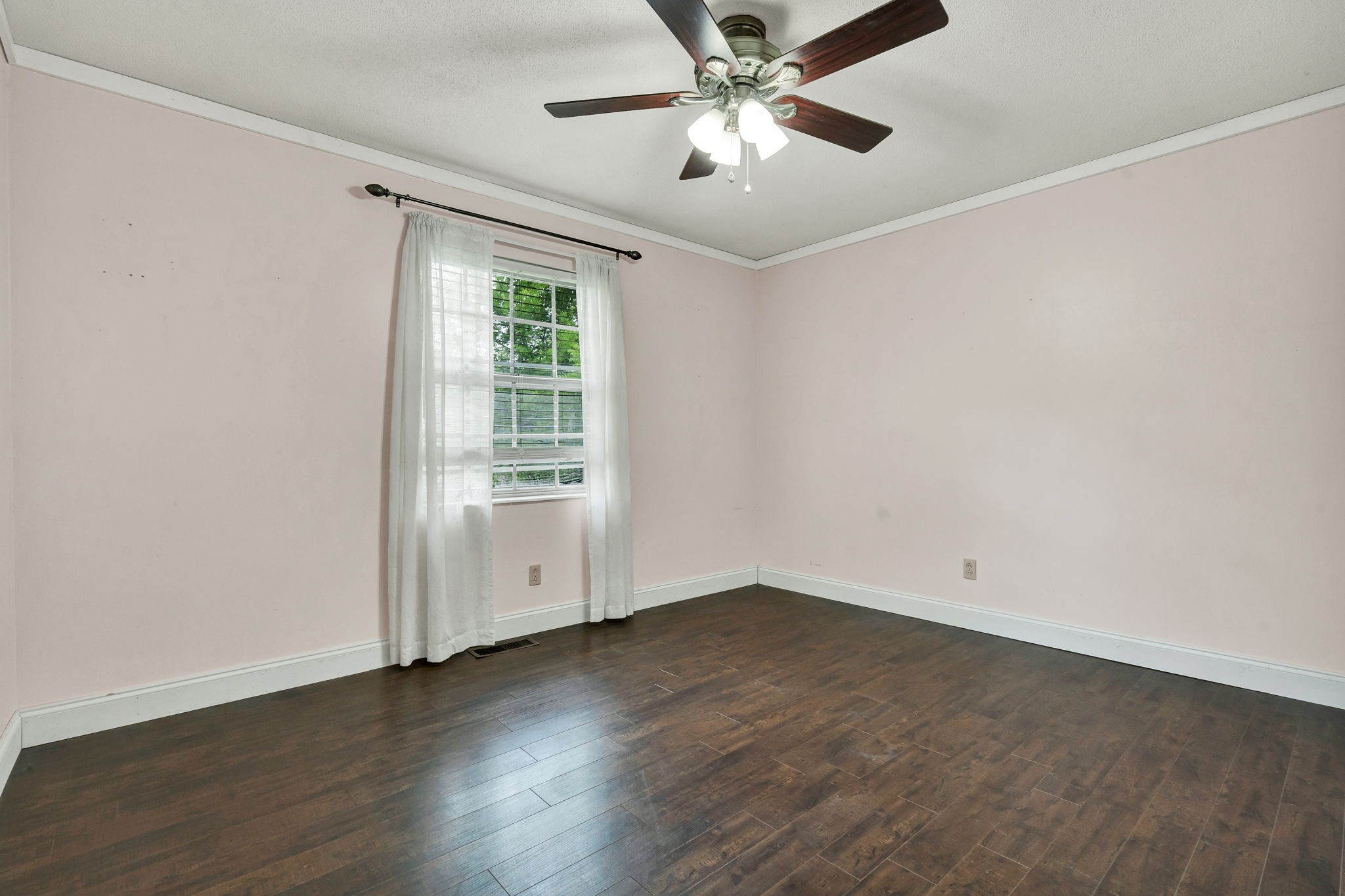 1822 Greendale Dr, Ne Property Photo 17