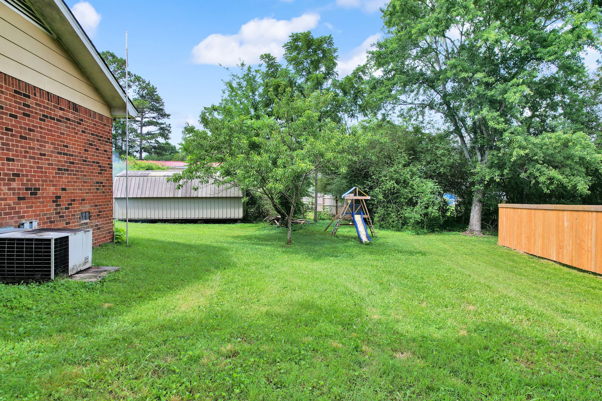 1822 Greendale Dr, Ne Property Photo 22