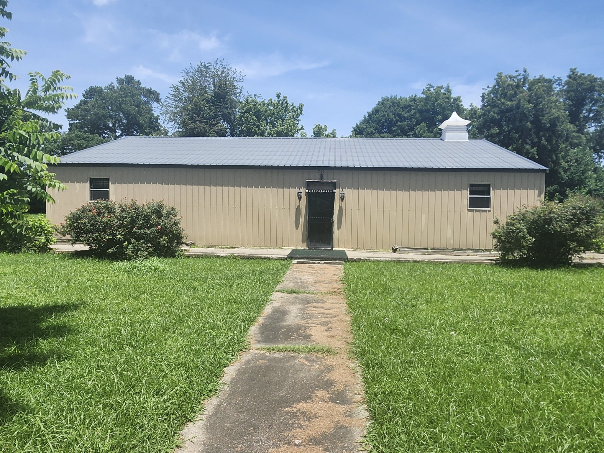 715 Craddock St Property Photo 1