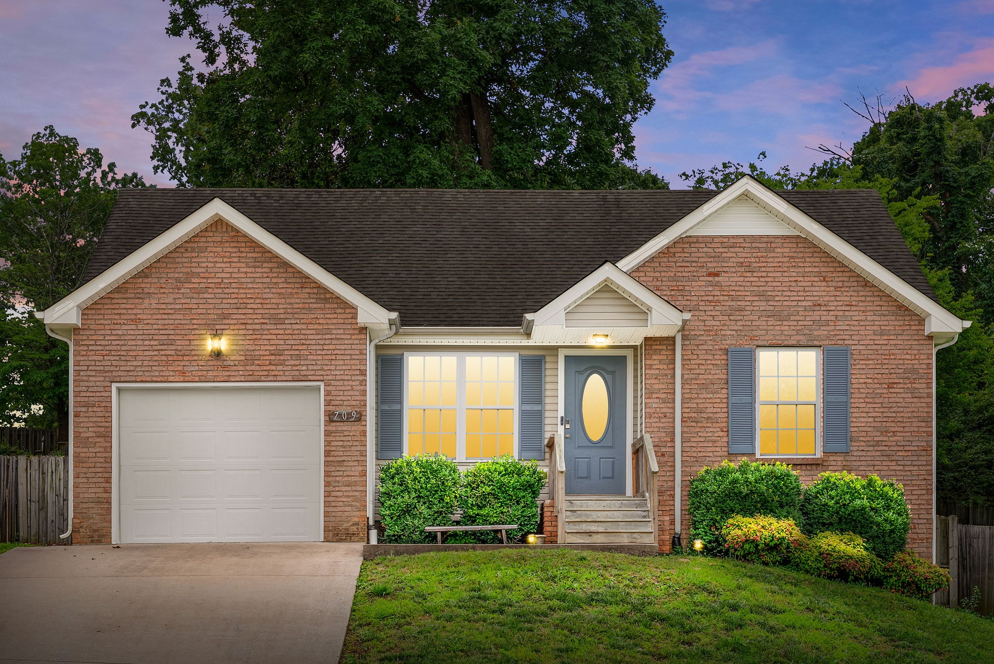 709 Arrowfield Dr