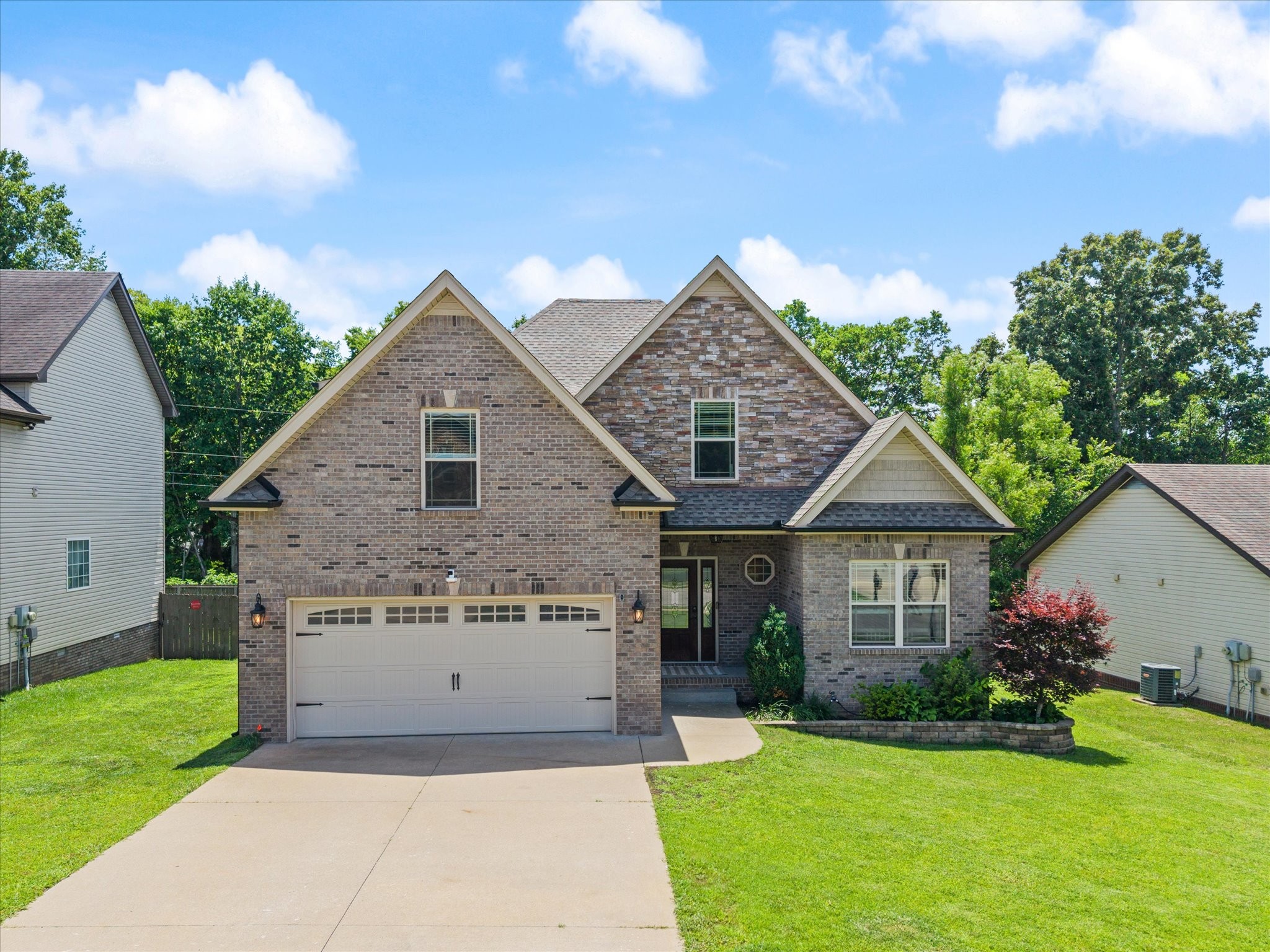 1496 Amberley Dr