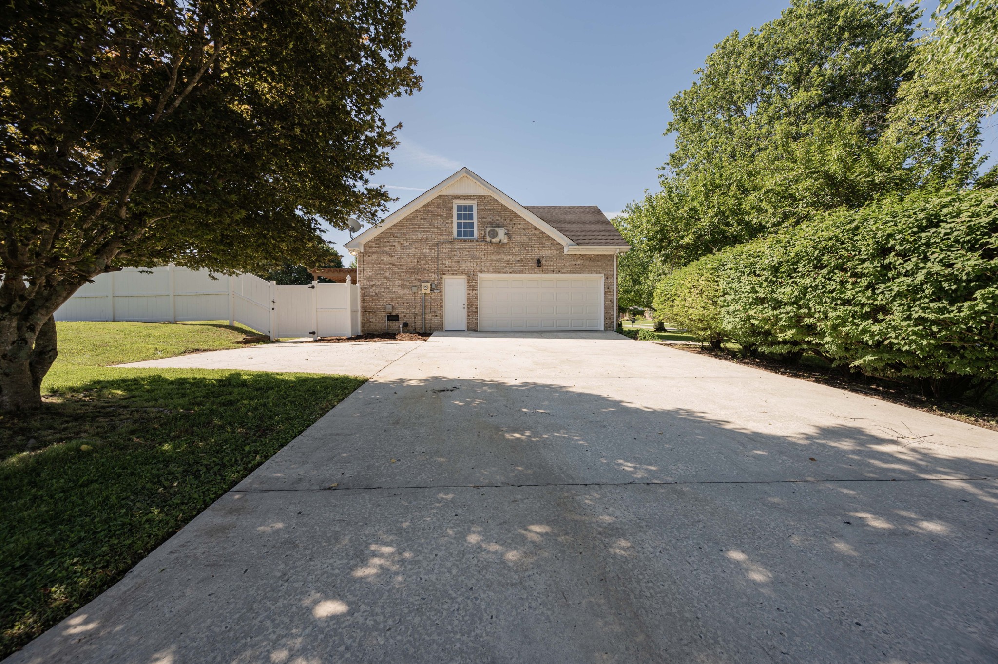 152 Greenbriar Cir Property Photo 5