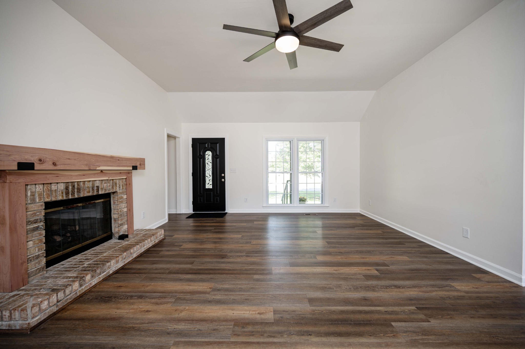 152 Greenbriar Cir Property Photo 9