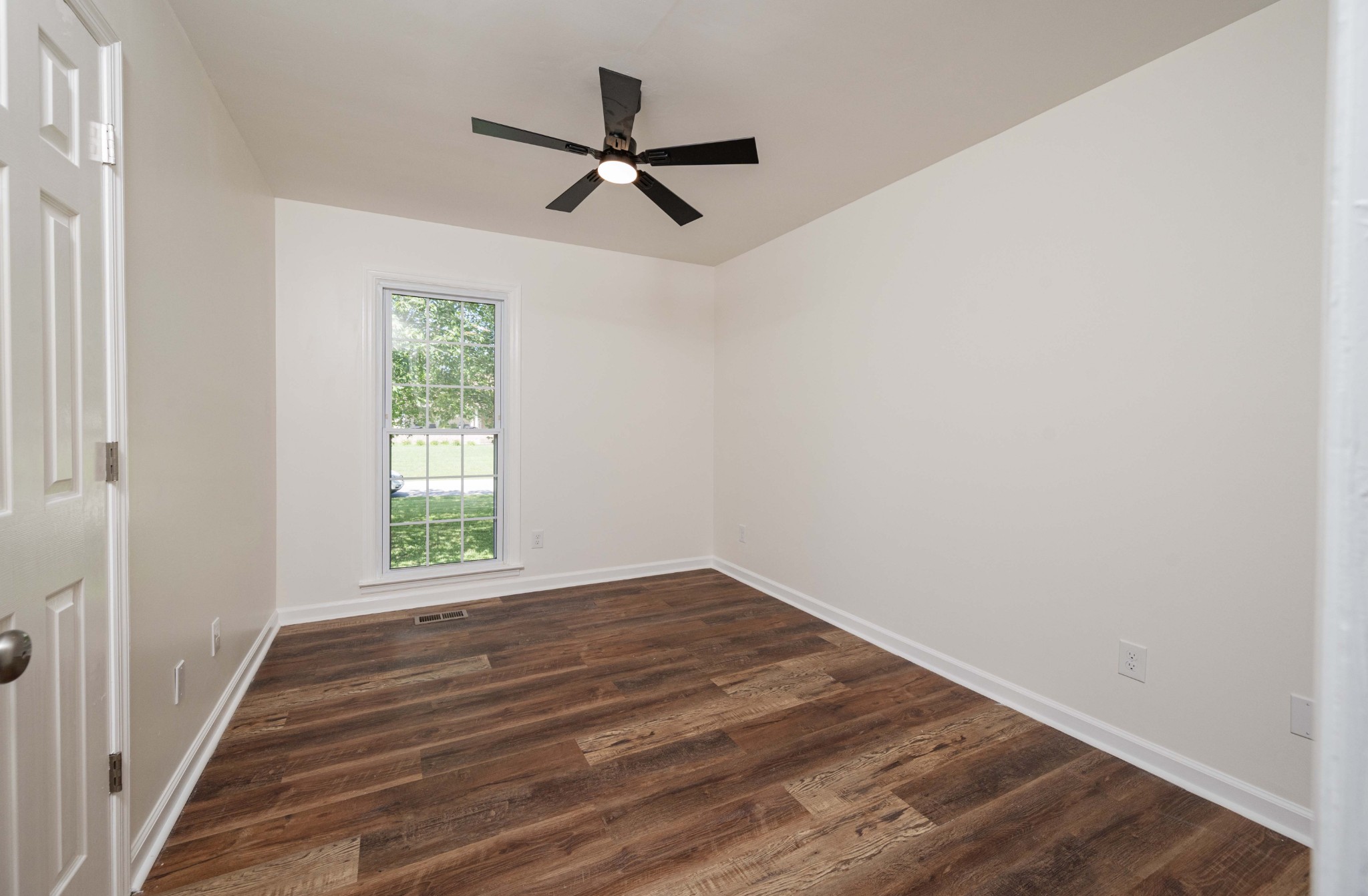 152 Greenbriar Cir Property Photo 17