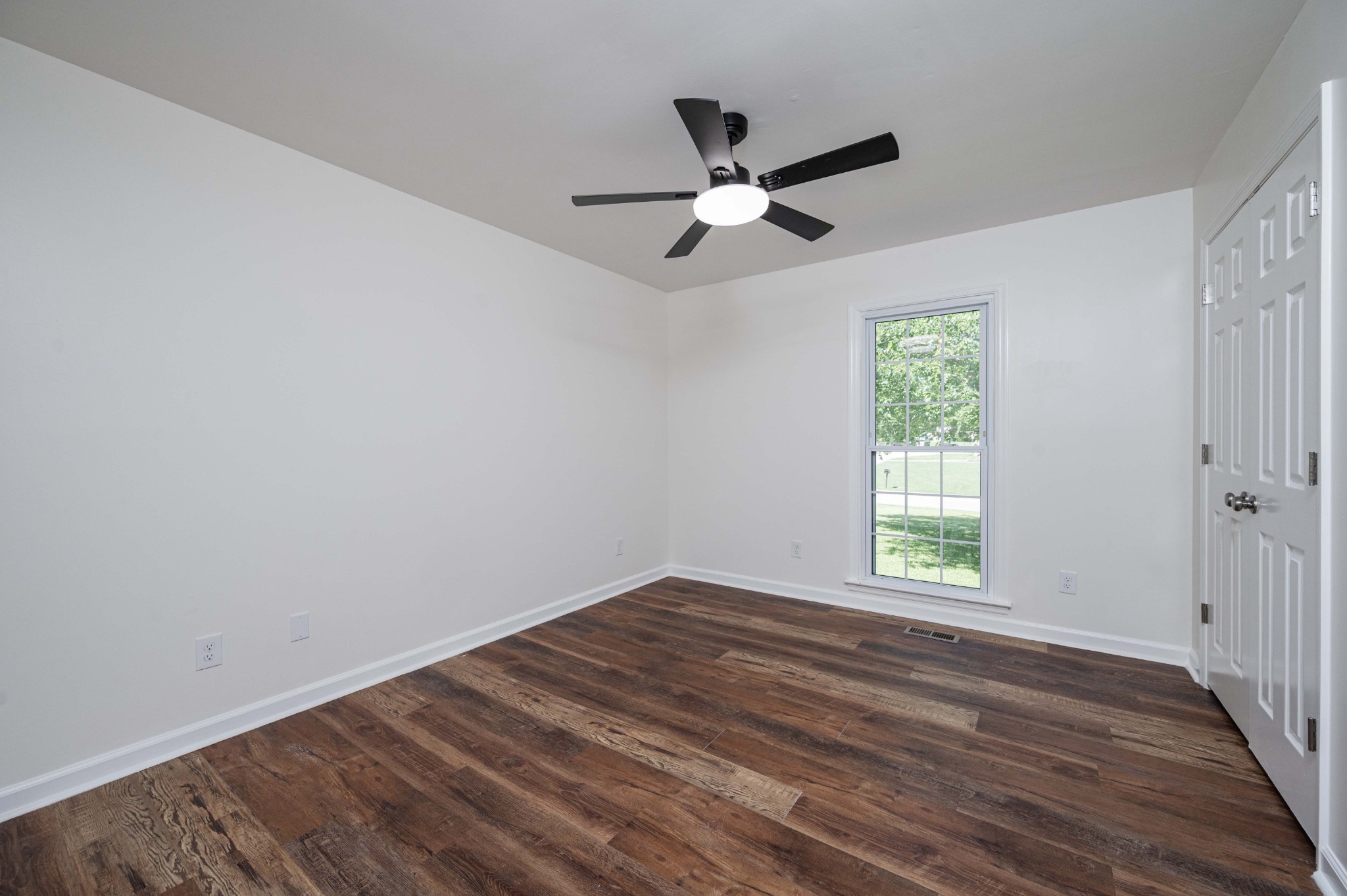 152 Greenbriar Cir Property Photo 20