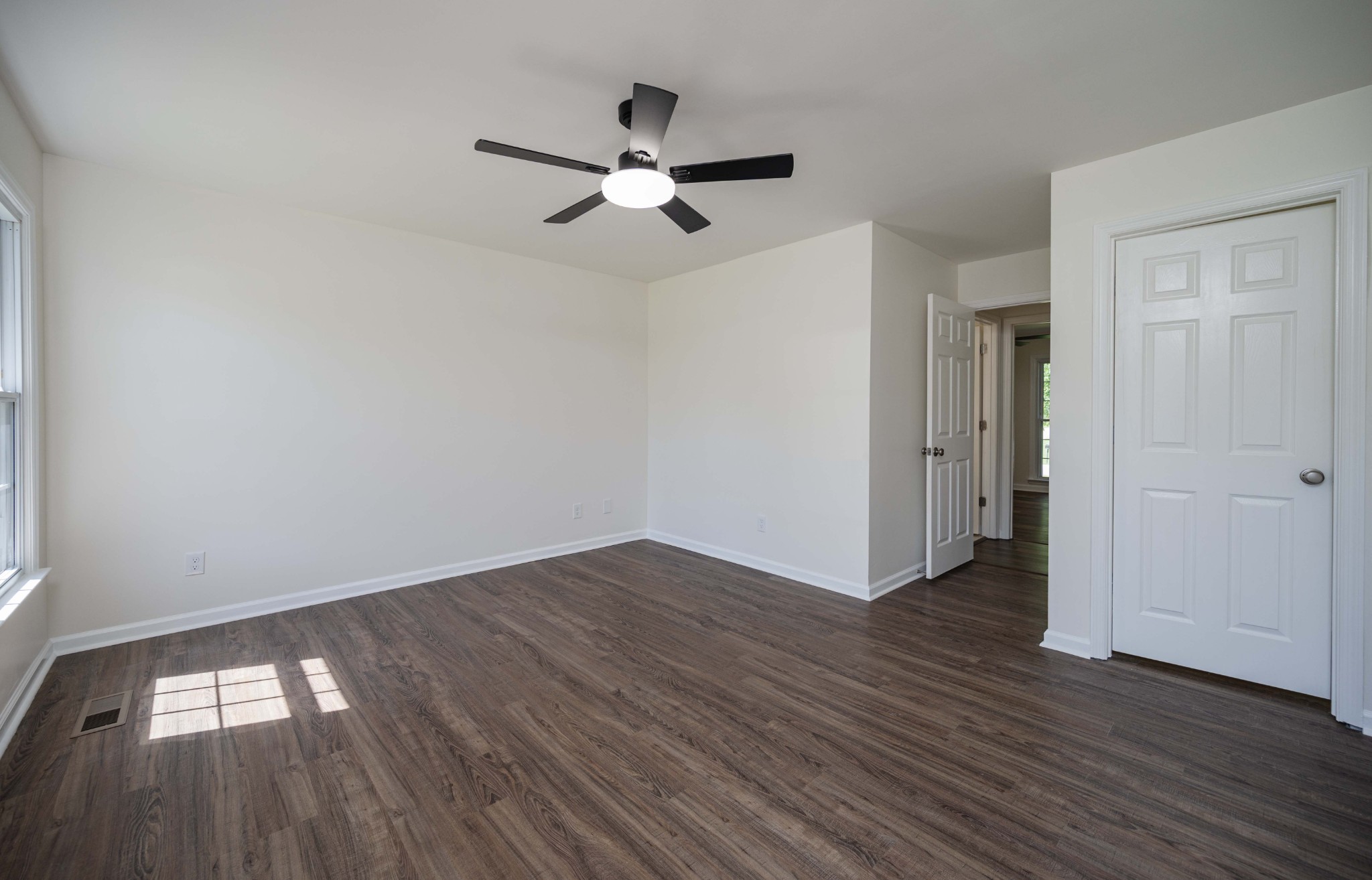 152 Greenbriar Cir Property Photo 23