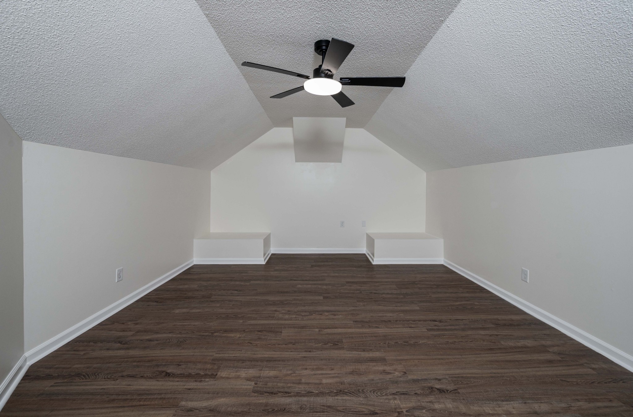 152 Greenbriar Cir Property Photo 28
