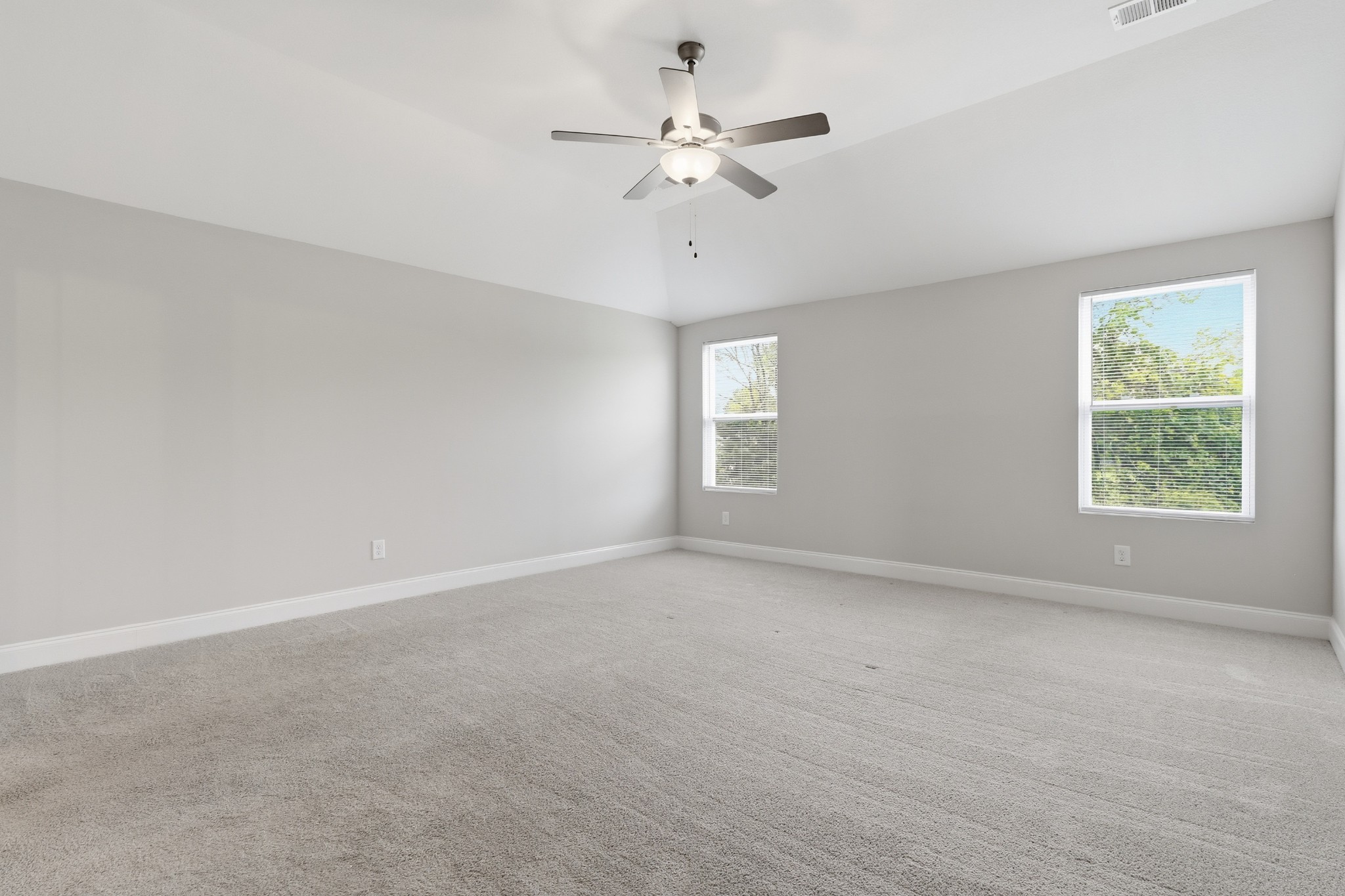 2255 Viking Ct Property Photo 14