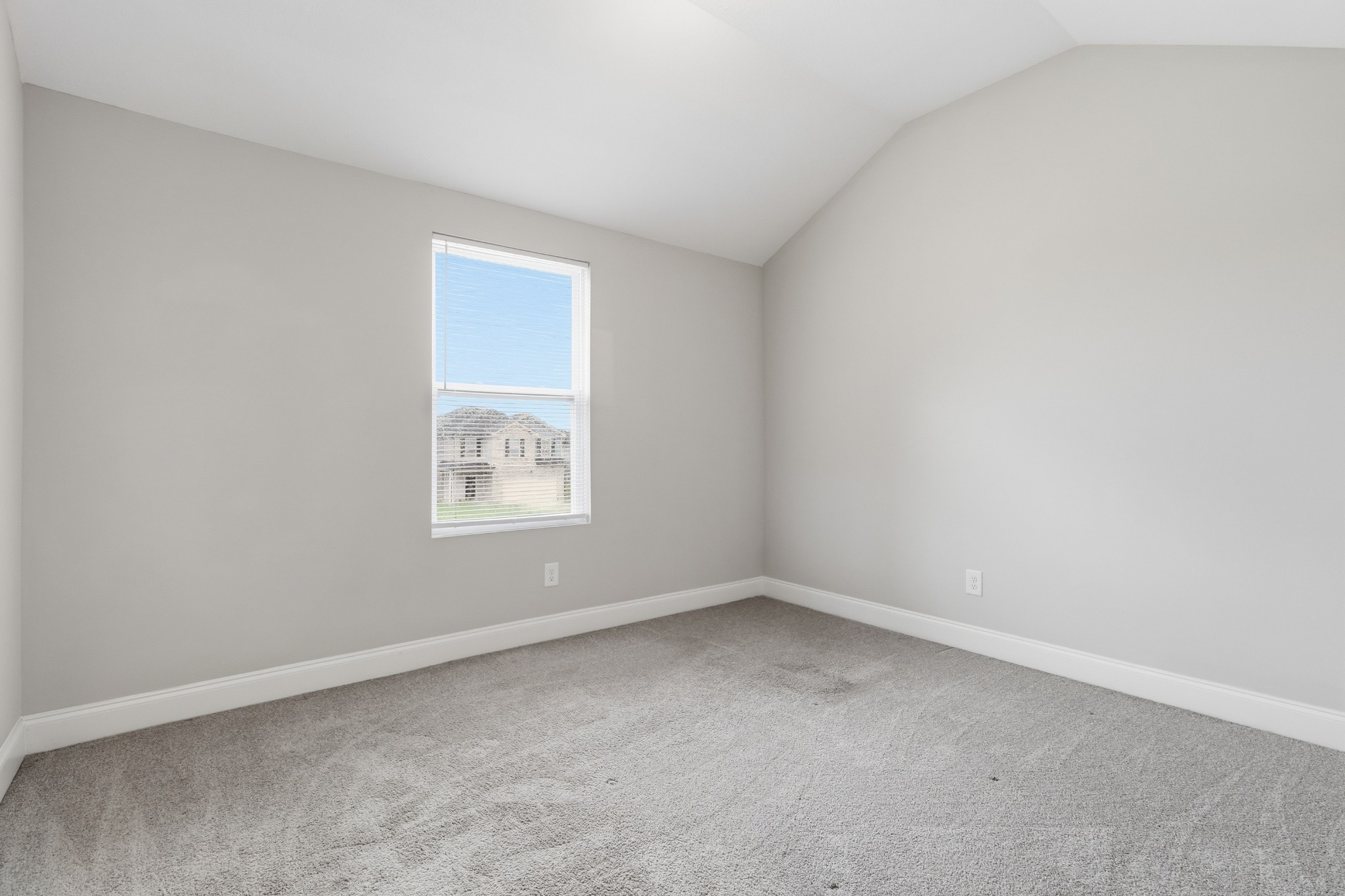 2255 Viking Ct Property Photo 18