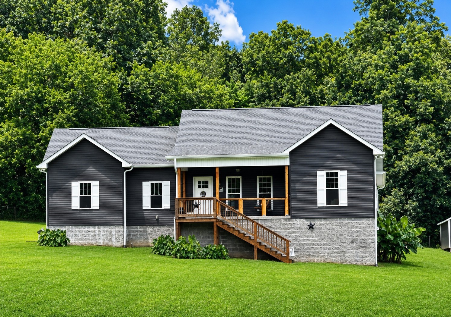 1669 Knob Creek Rd Property Photo 1