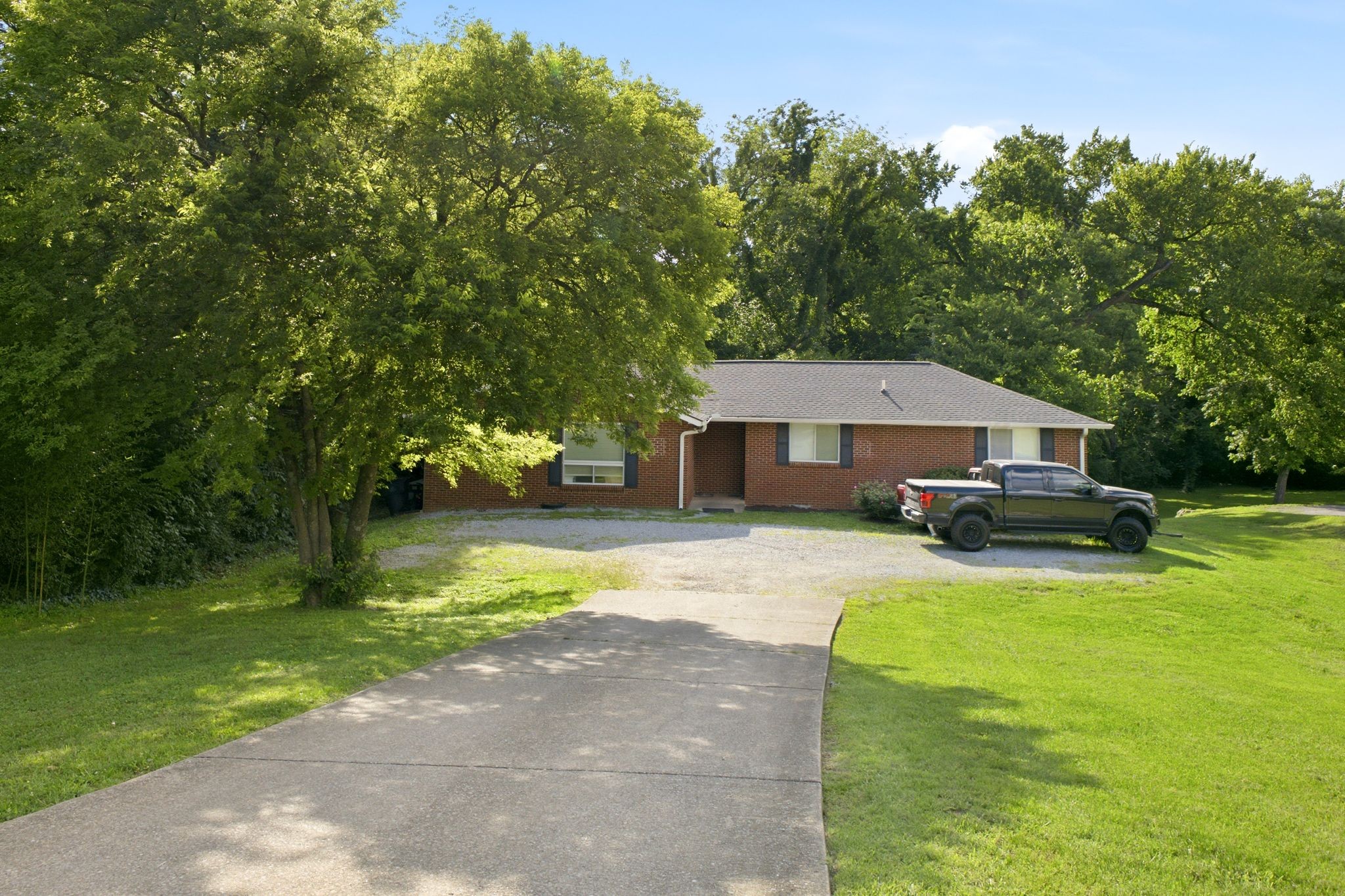 425 Ezell Pike Property Photo 2