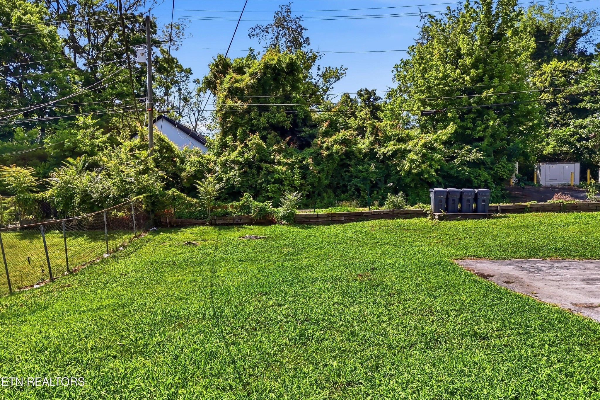 3208 E Magnolia Ave Property Photo 7