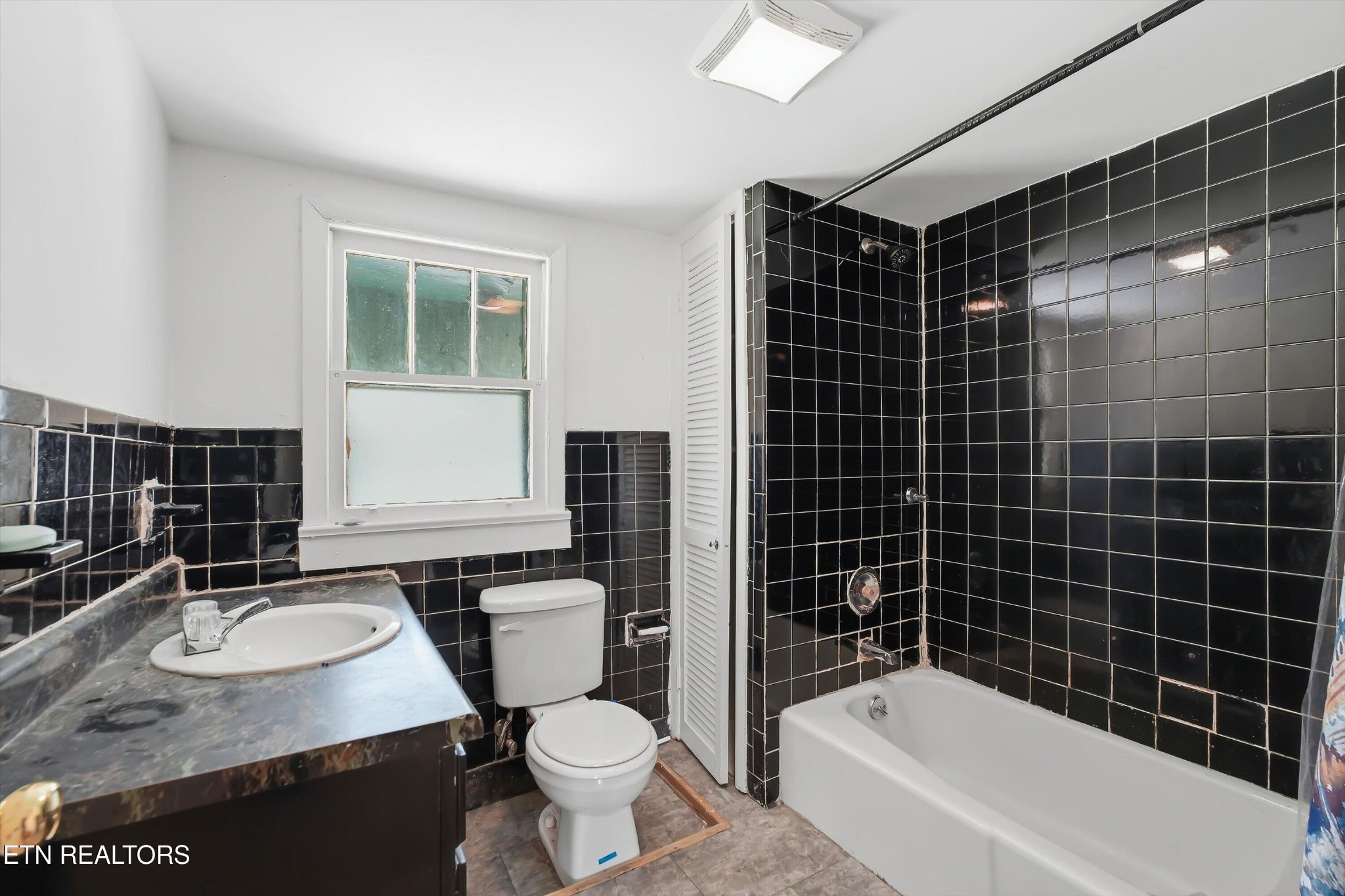 3206 E Magnolia Ave Property Photo 13